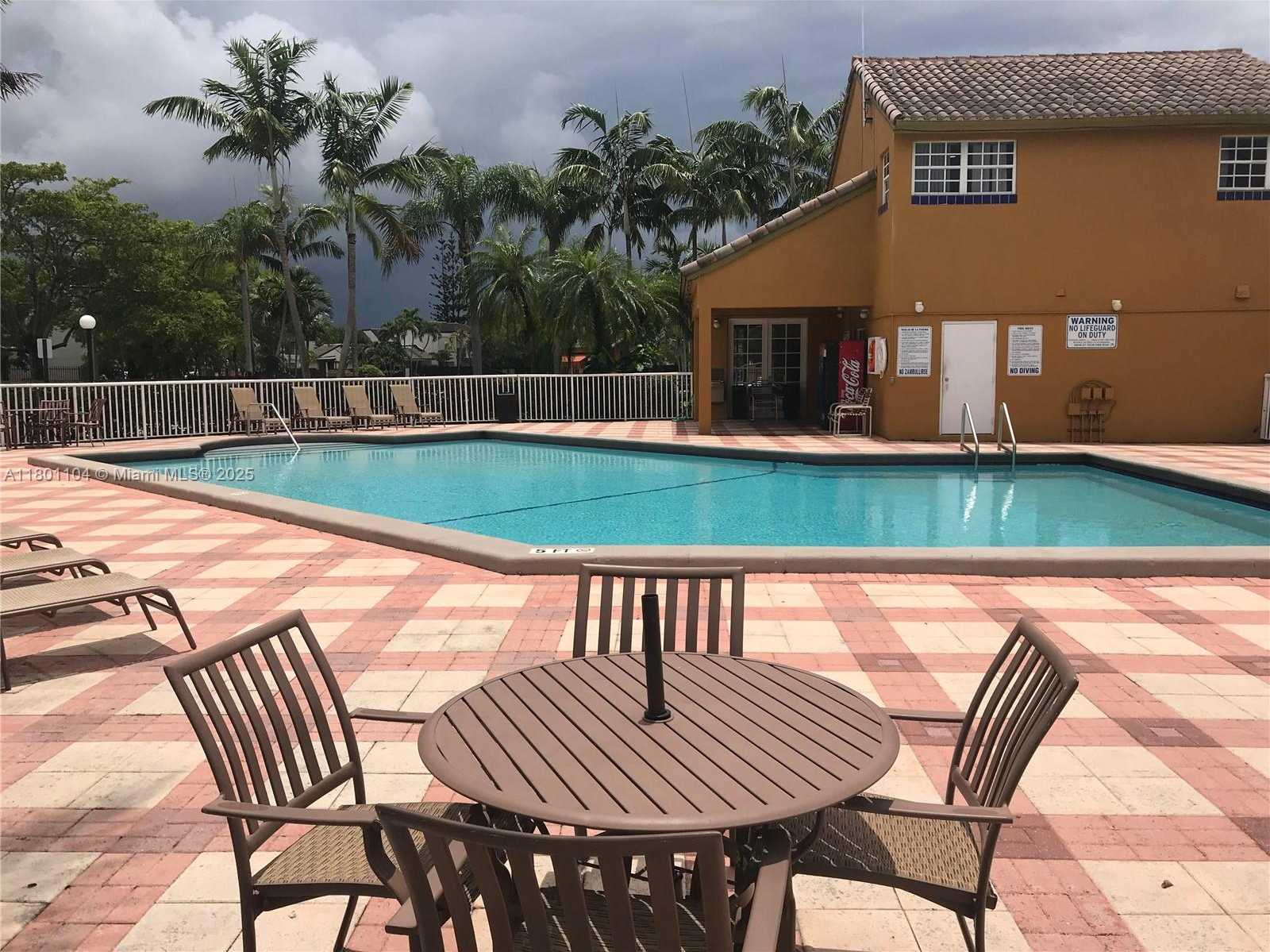 Small Image of 9731 NORTH FONTAINEBLEAU BLVD #F110, Miami Number 30