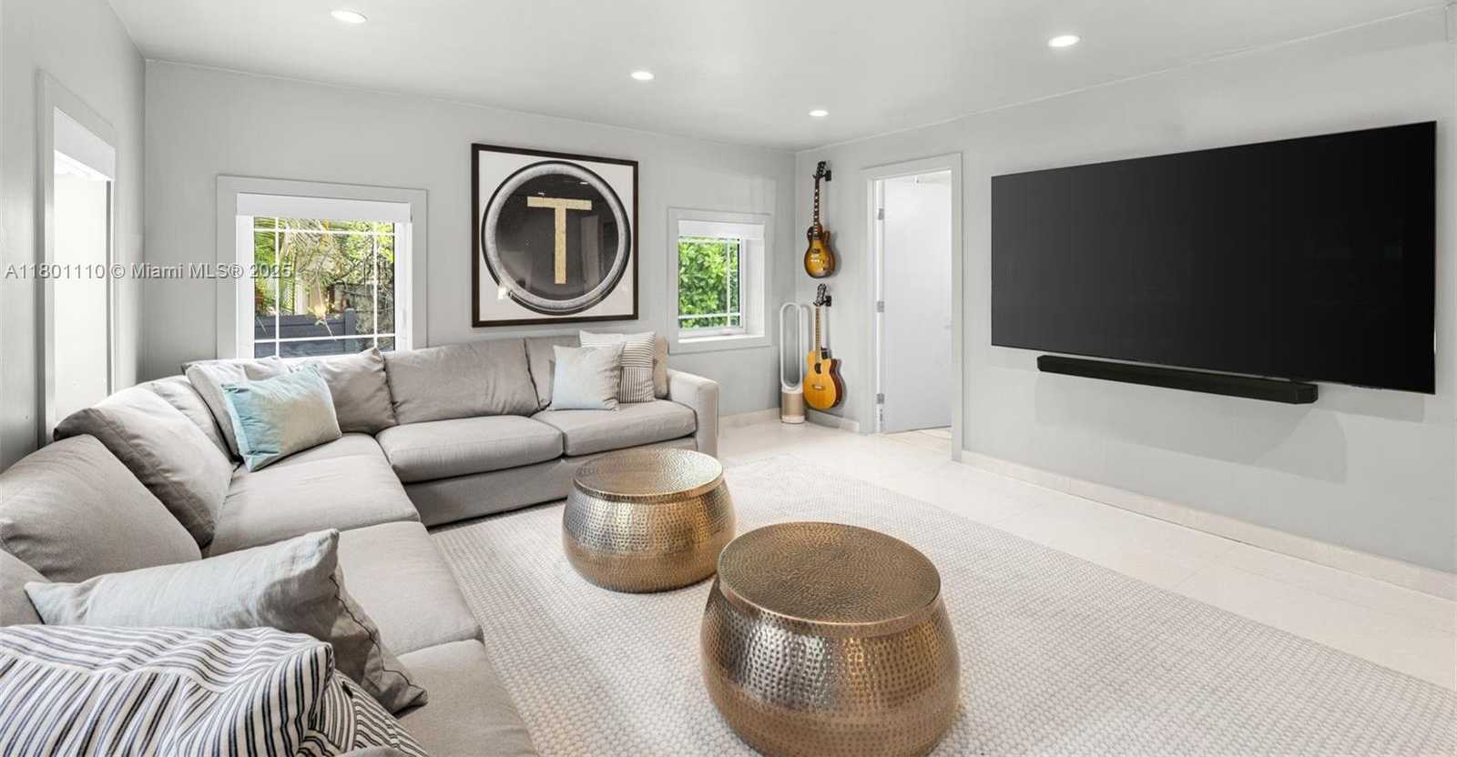 Small Image of 4469 ALTON RD, Miami Beach Number 13