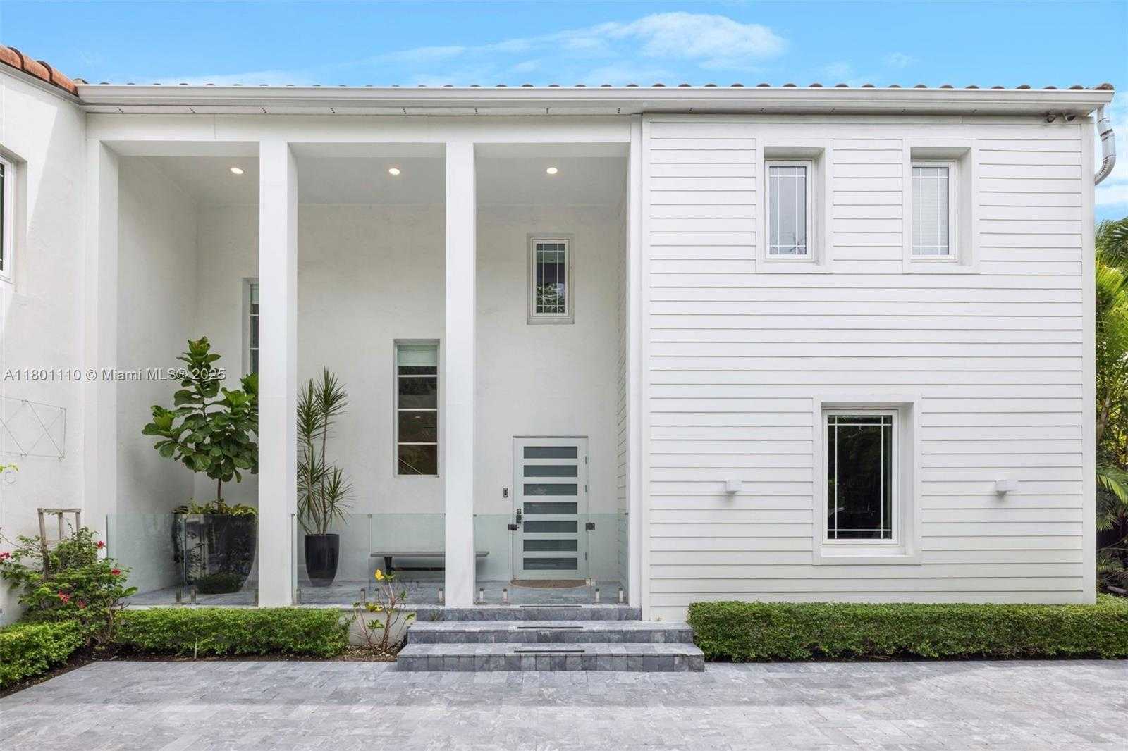 Small Image of 4469 ALTON RD, Miami Beach Number 2