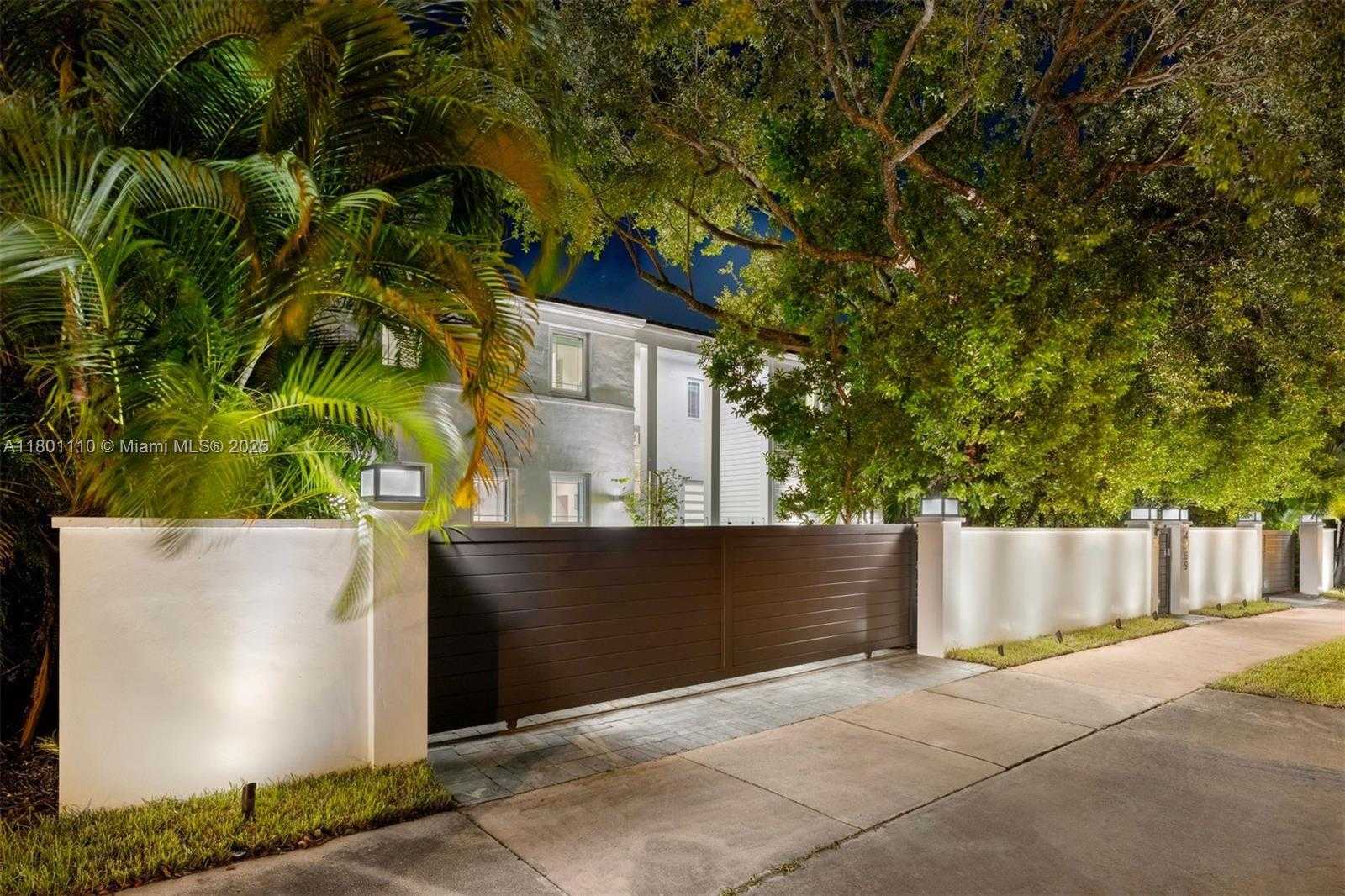 Small Image of 4469 ALTON RD, Miami Beach Number 34