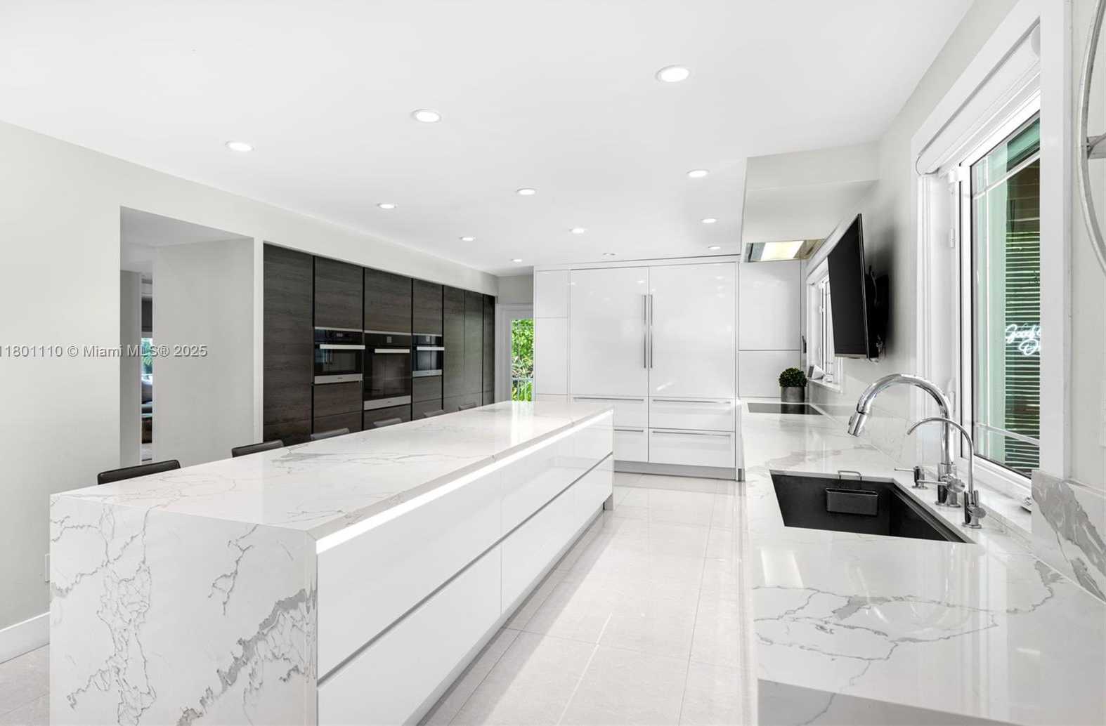 Small Image of 4469 ALTON RD, Miami Beach Number 6