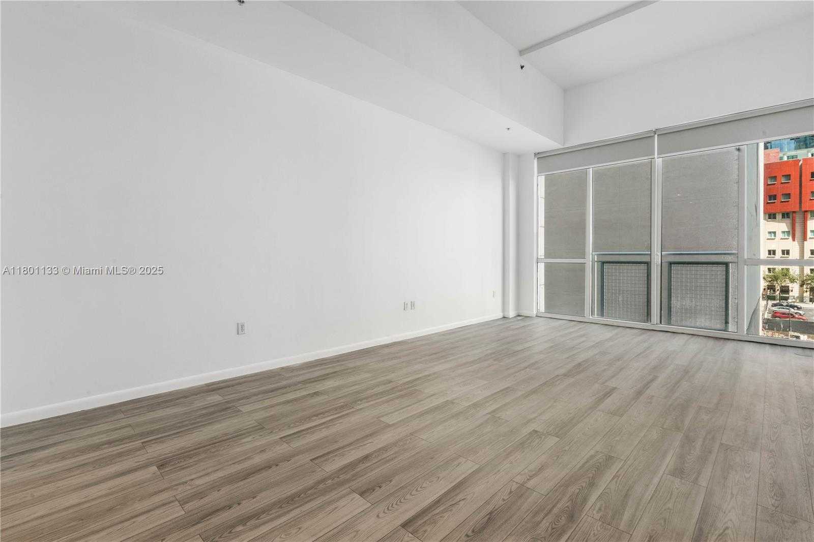 Small Image of 244 BISCAYNE BLVD #350, Miami Number 17