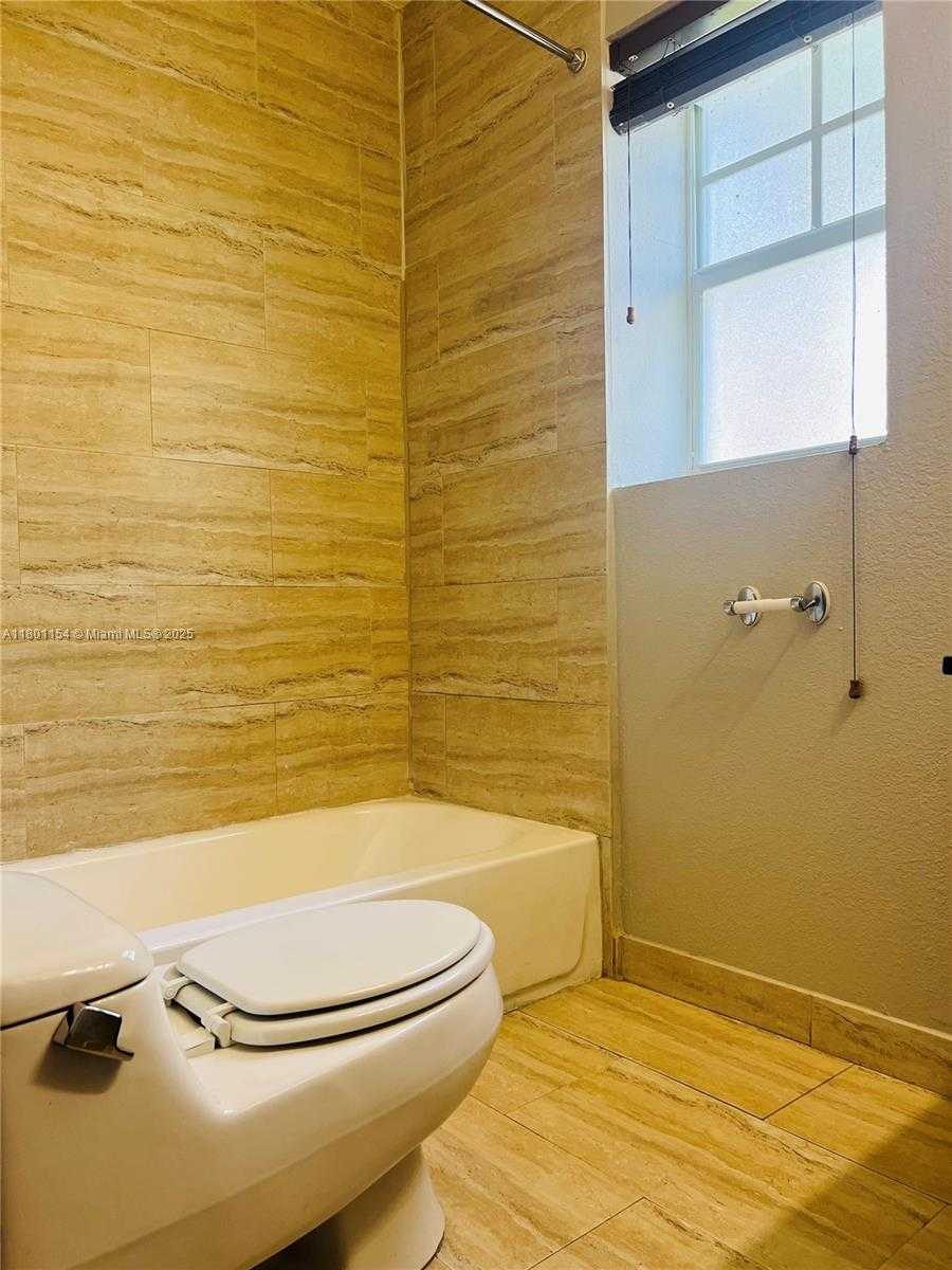 Small Image of 1330 PENNSYLVANIA AVE #212, Miami Beach Number 12
