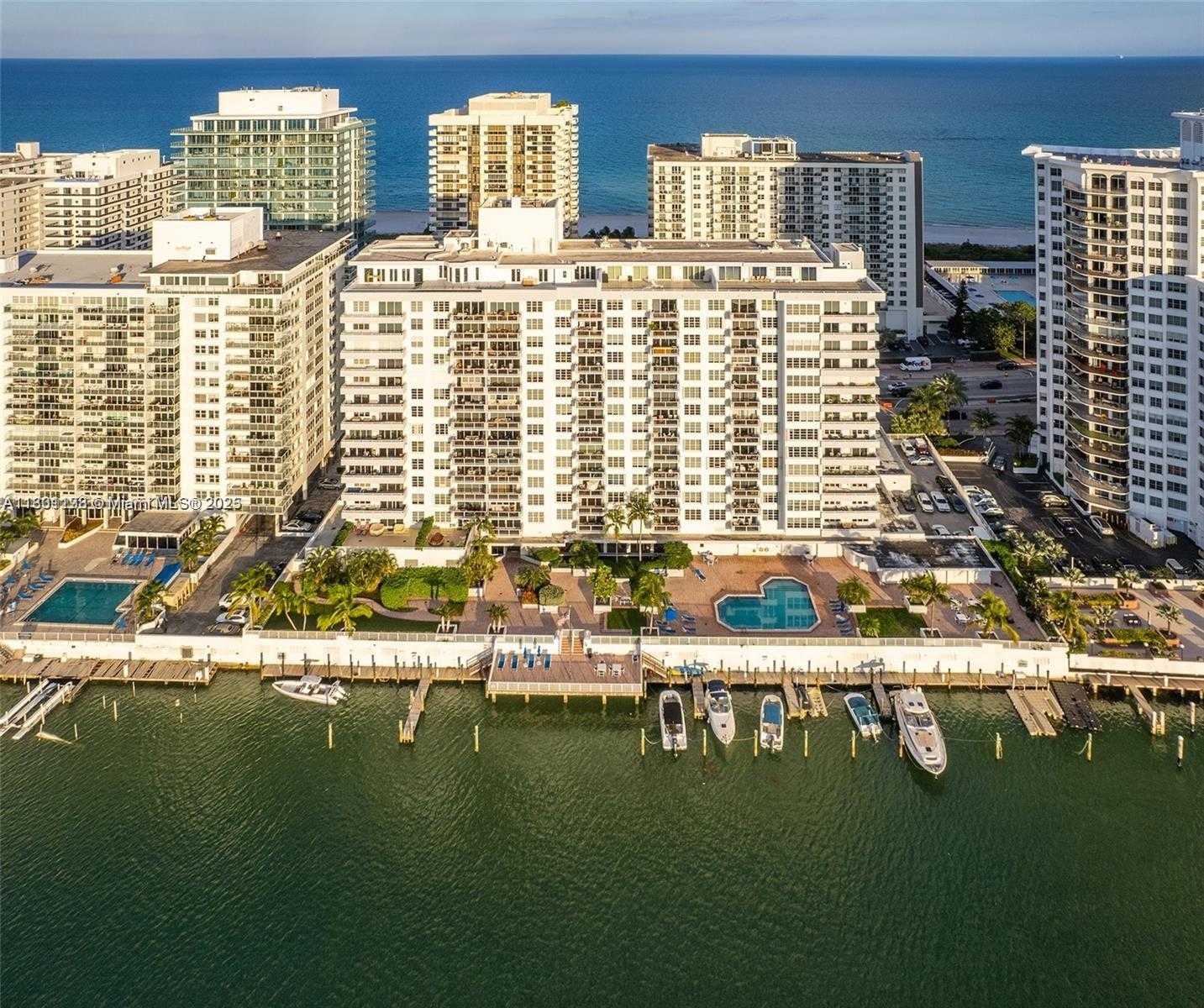 Small Image of 5700 COLLINS AVE #7B, Miami Beach Number 10