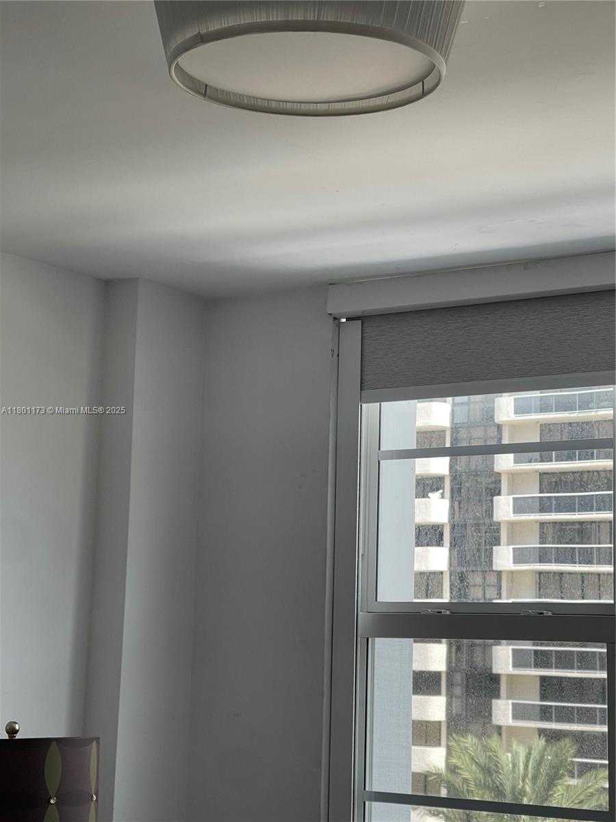 Small Image of 5700 COLLINS AVE #7B, Miami Beach Number 23