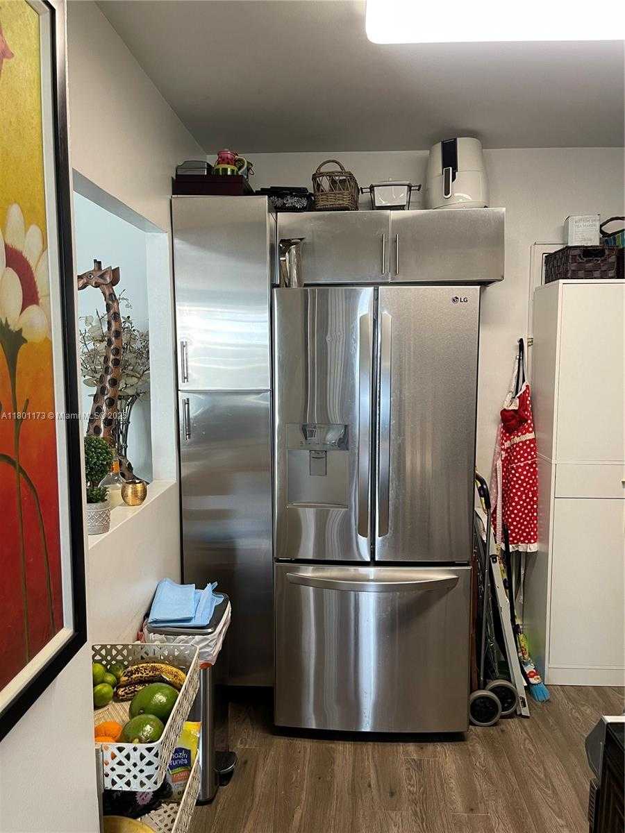 Small Image of 5700 COLLINS AVE #7B, Miami Beach Number 25