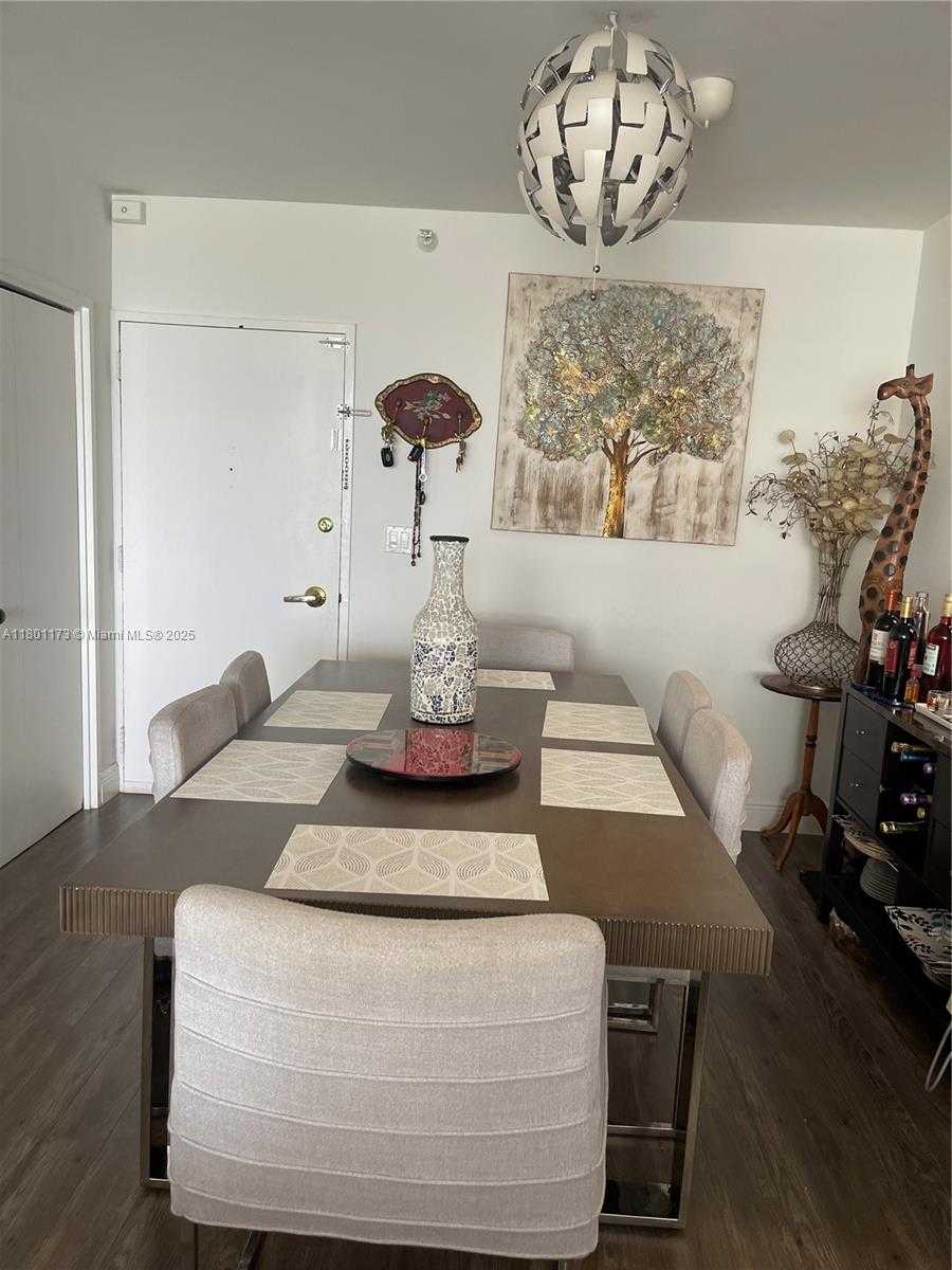 Small Image of 5700 COLLINS AVE #7B, Miami Beach Number 29