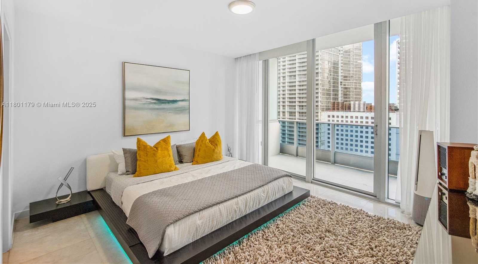 Small Image of 200 BISCAYNE BOULEVARD WAY #1403, Miami Number 12