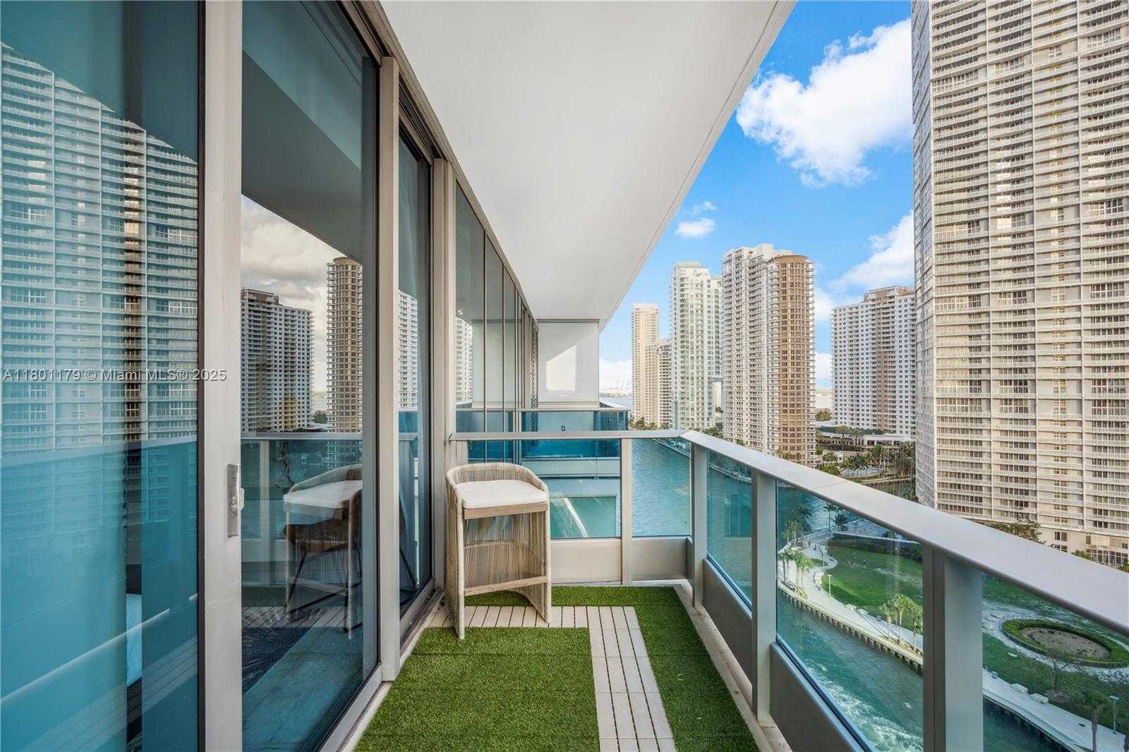 Small Image of 200 BISCAYNE BOULEVARD WAY #1403, Miami Number 13