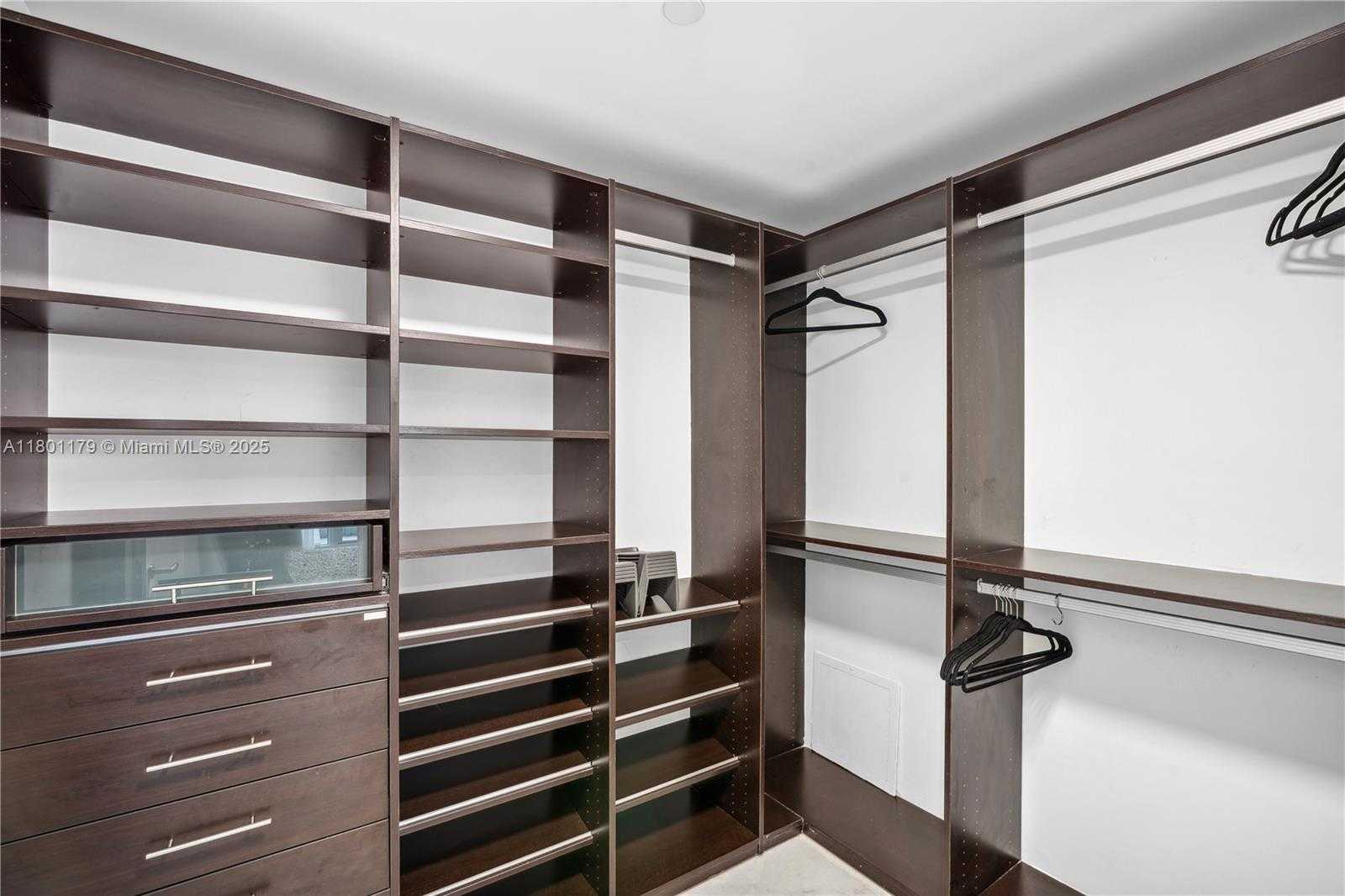 Small Image of 200 BISCAYNE BOULEVARD WAY #1403, Miami Number 16