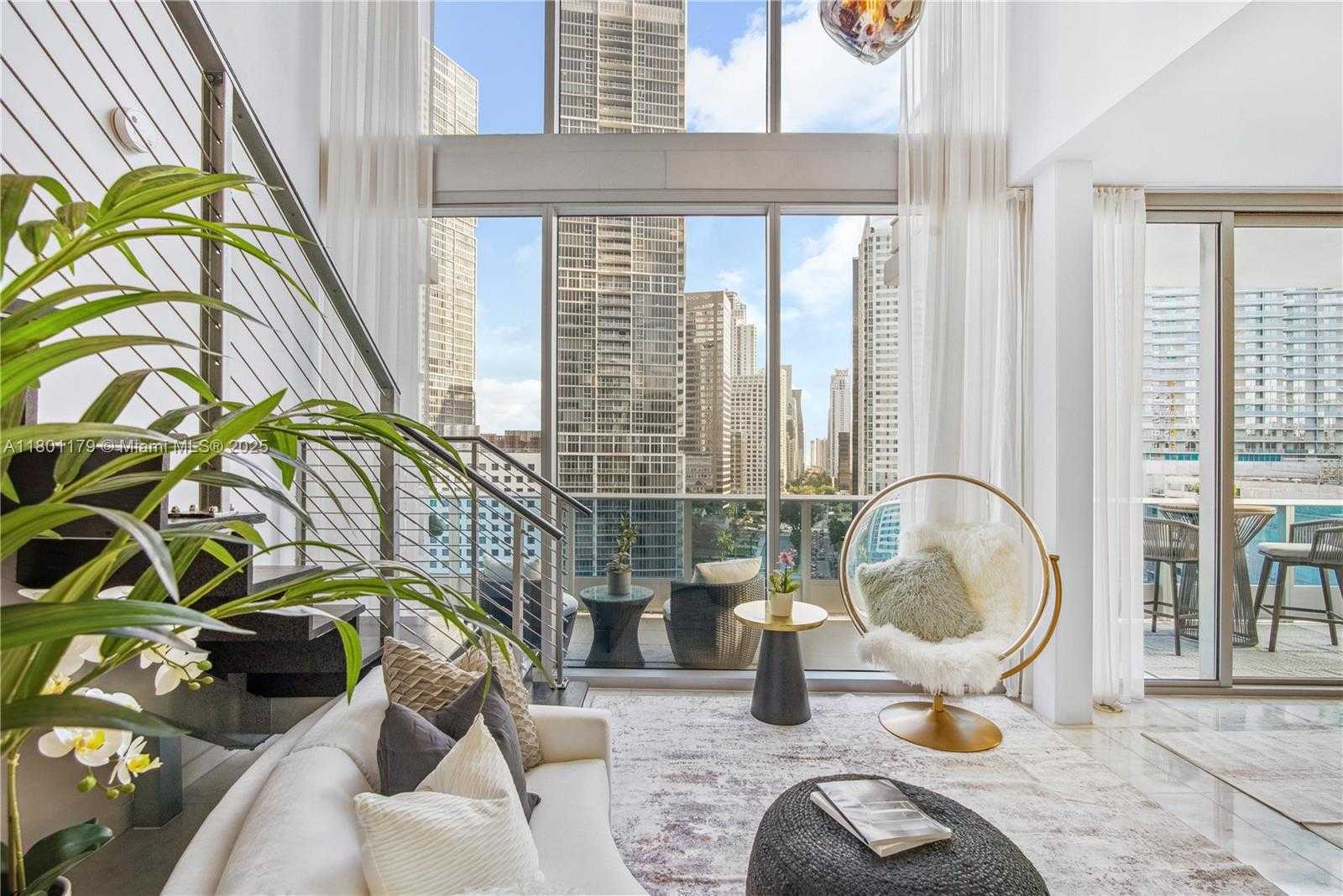 Small Image of 200 BISCAYNE BOULEVARD WAY #1403, Miami Number 2
