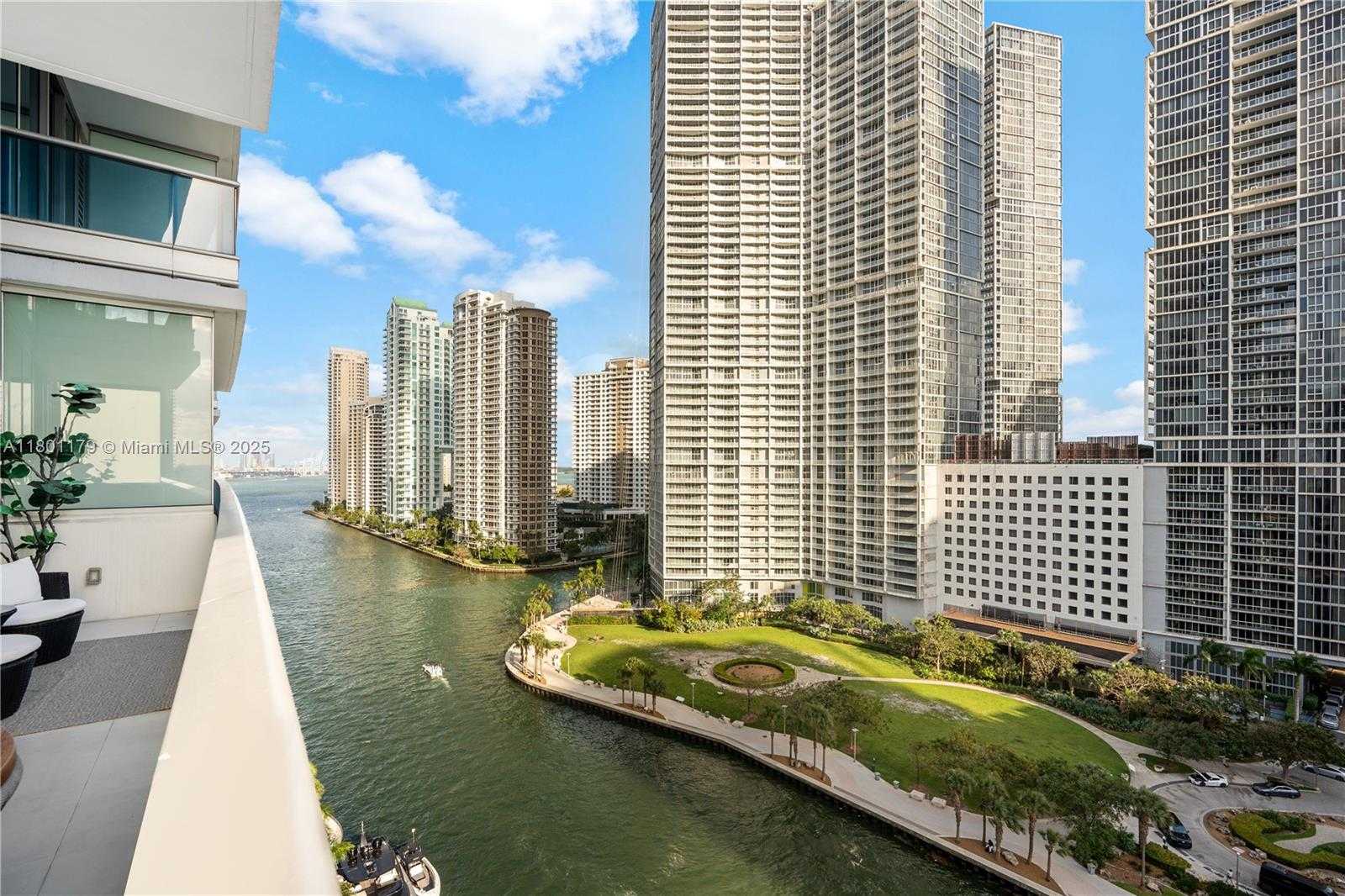 Small Image of 200 BISCAYNE BOULEVARD WAY #1403, Miami Number 22