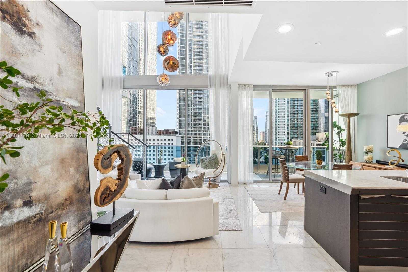 Small Image of 200 BISCAYNE BOULEVARD WAY #1403, Miami Number 3