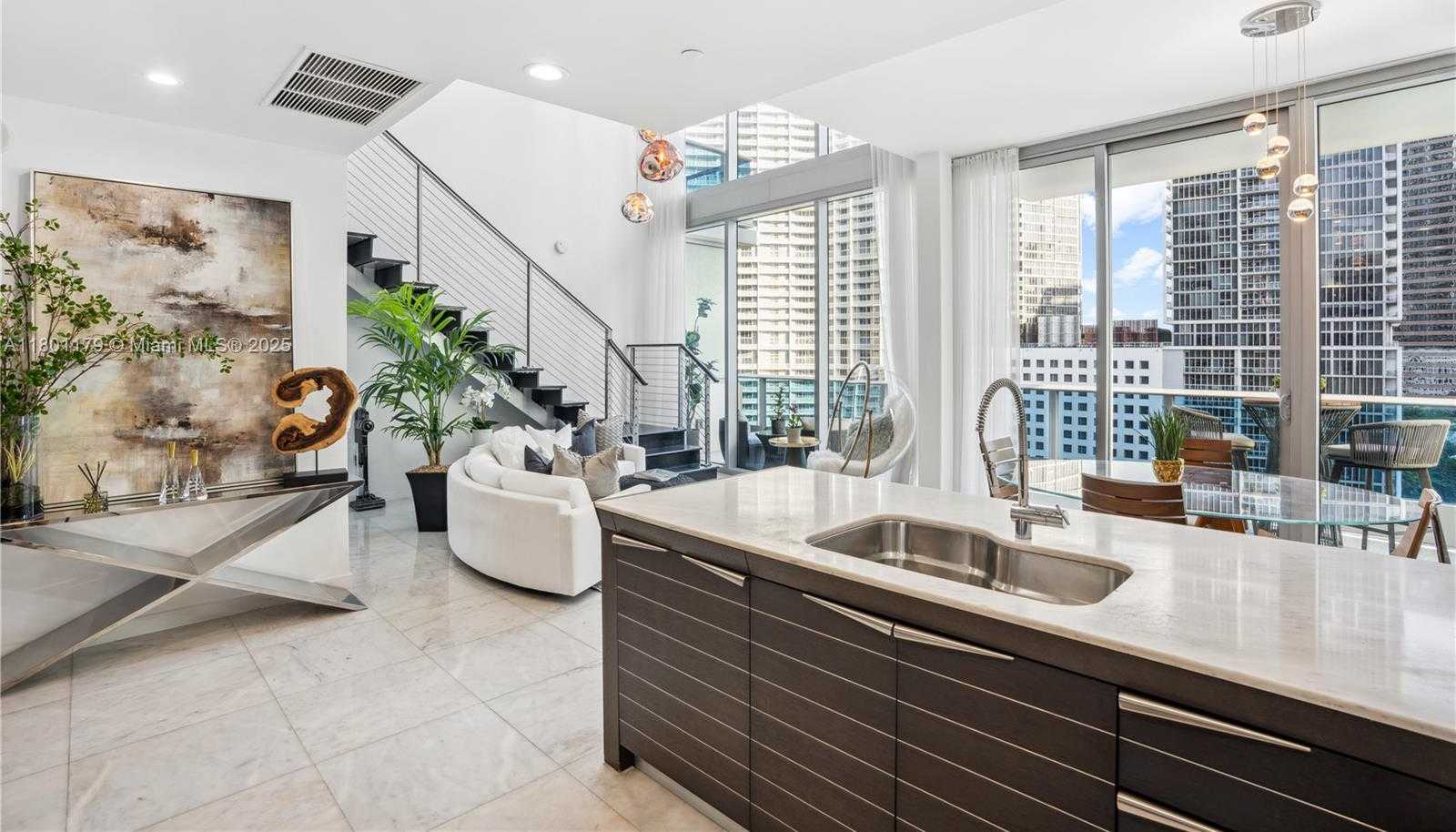 Small Image of 200 BISCAYNE BOULEVARD WAY #1403, Miami Number 6