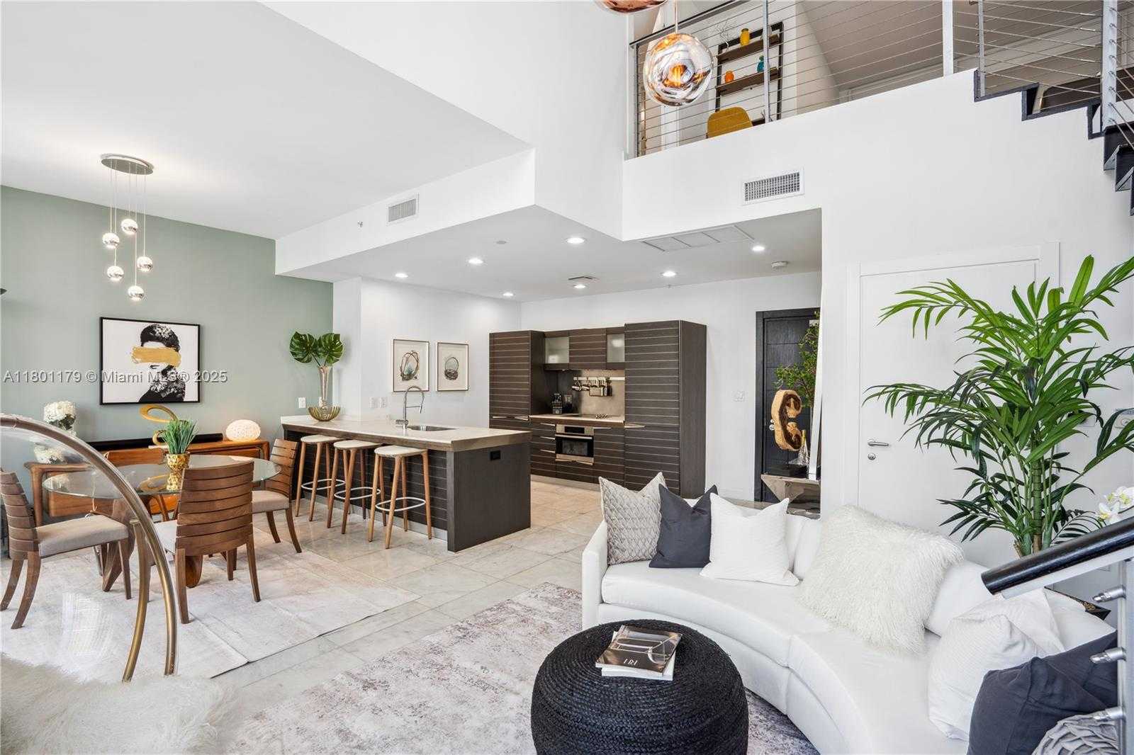 Small Image of 200 BISCAYNE BOULEVARD WAY #1403, Miami Number 8