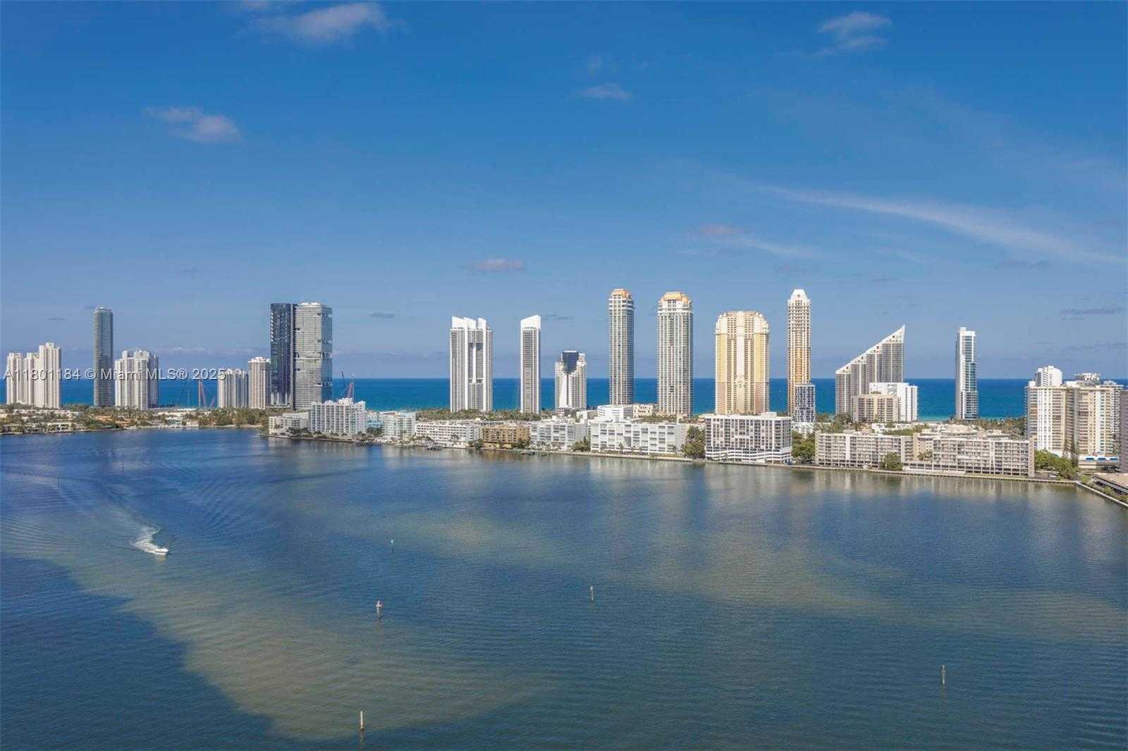 Small Image of 2600 ISLAND BLVD #2603, Aventura Number 14
