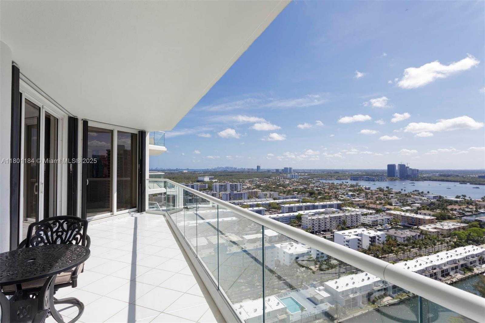 Small Image of 2600 ISLAND BLVD #2603, Aventura Number 26