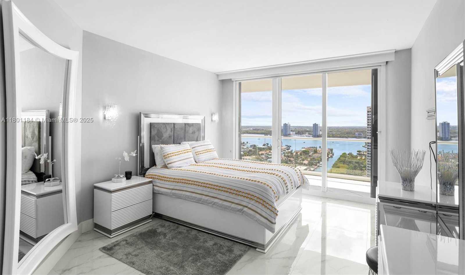 Small Image of 2600 ISLAND BLVD #2603, Aventura Number 29