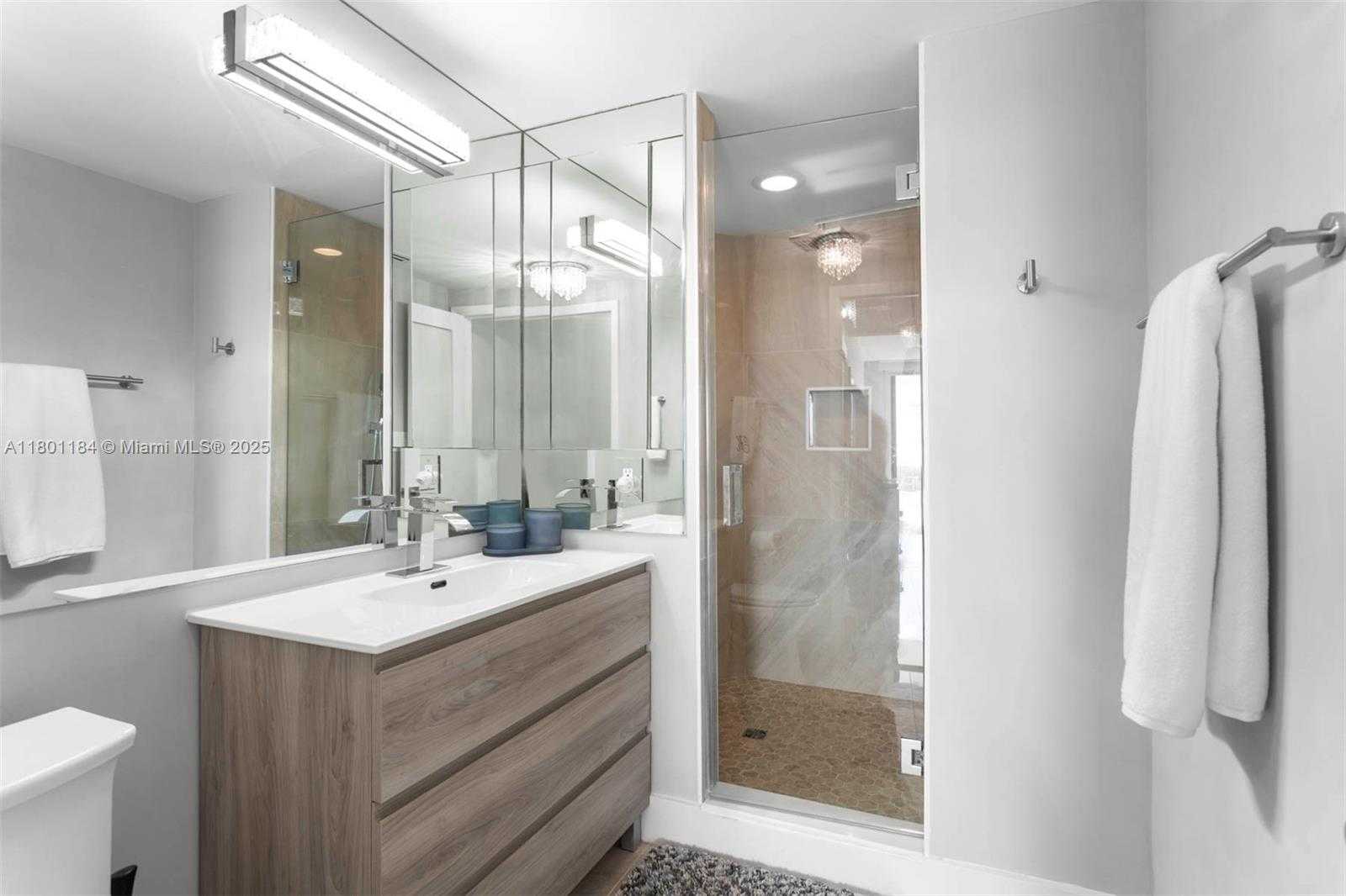 Small Image of 2600 ISLAND BLVD #2603, Aventura Number 30