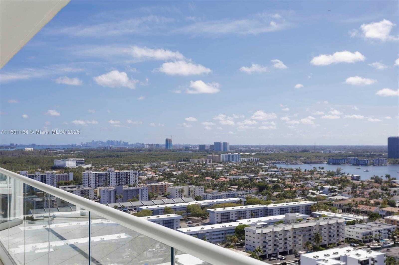 Small Image of 2600 ISLAND BLVD #2603, Aventura Number 36