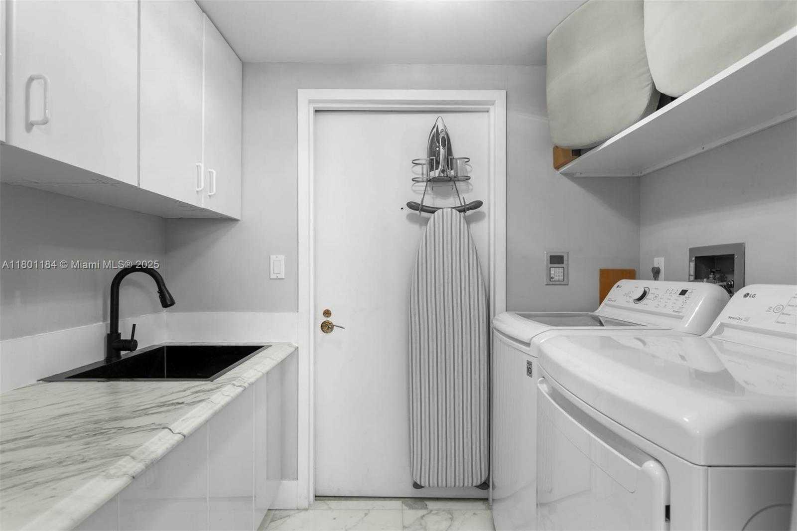 Small Image of 2600 ISLAND BLVD #2603, Aventura Number 37