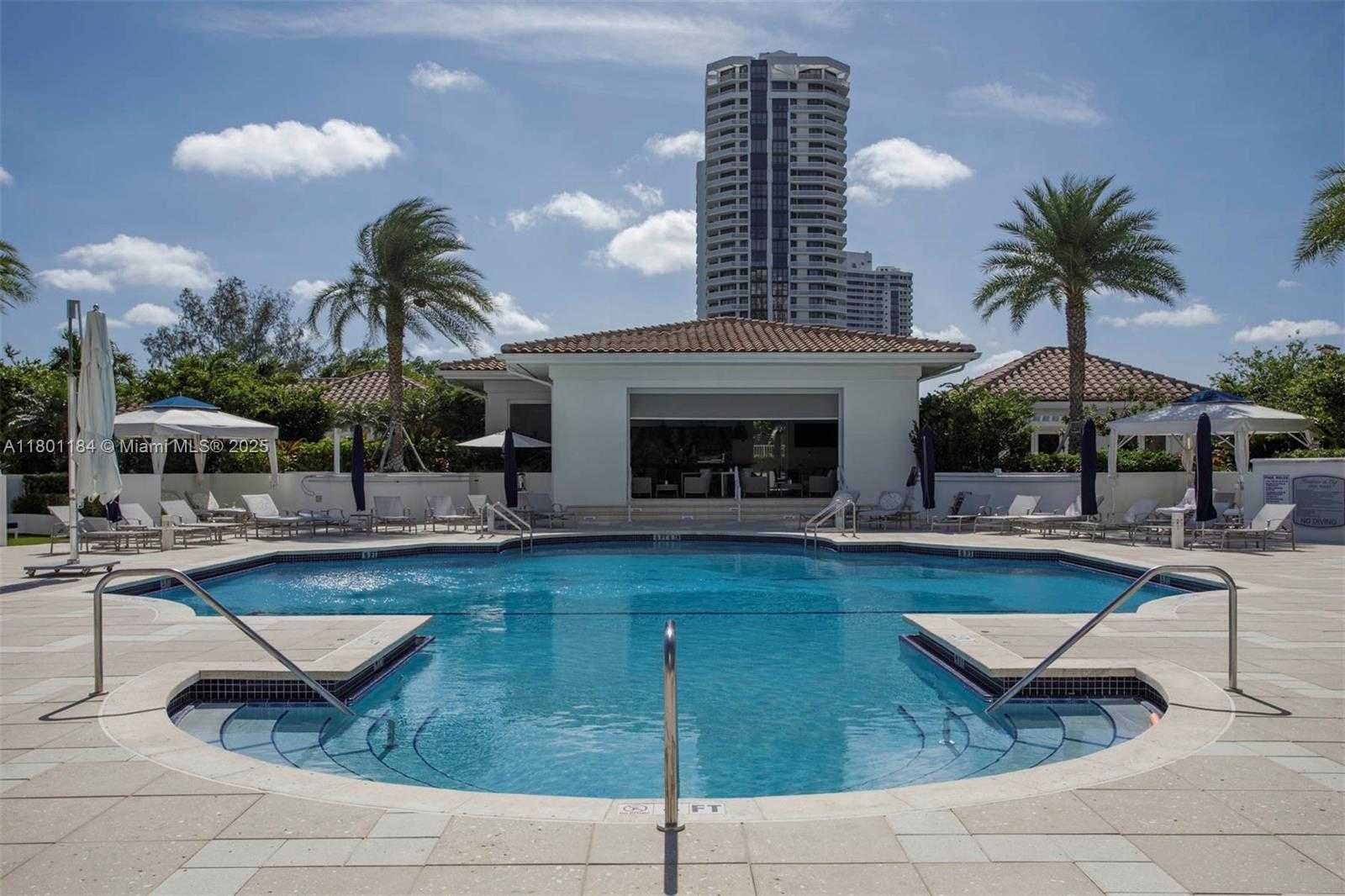 Small Image of 2600 ISLAND BLVD #2603, Aventura Number 38