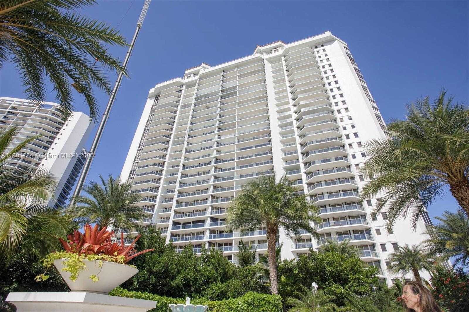 Small Image of 2600 ISLAND BLVD #2603, Aventura Number 39
