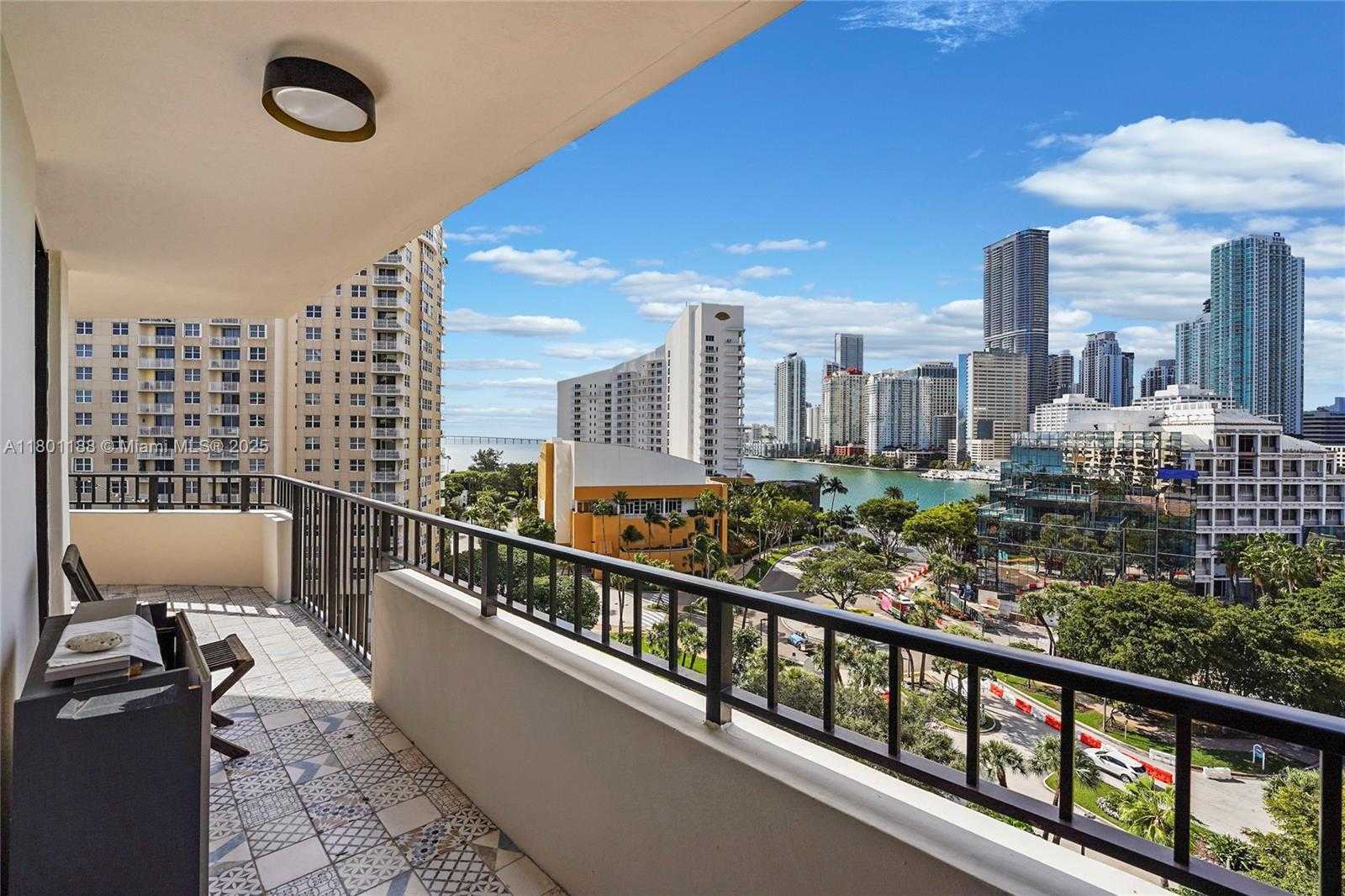 Small Image of 520 BRICKELL KEY DR #A1015, Miami Number 2