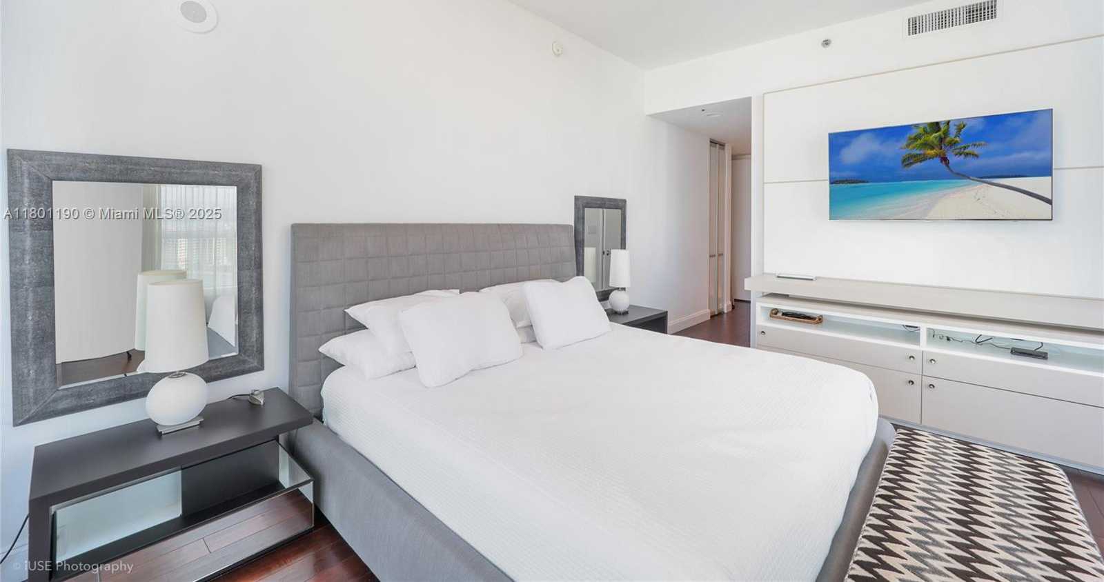 Small Image of 100 SOUTH POINTE DR #2509, Miami Beach Number 10