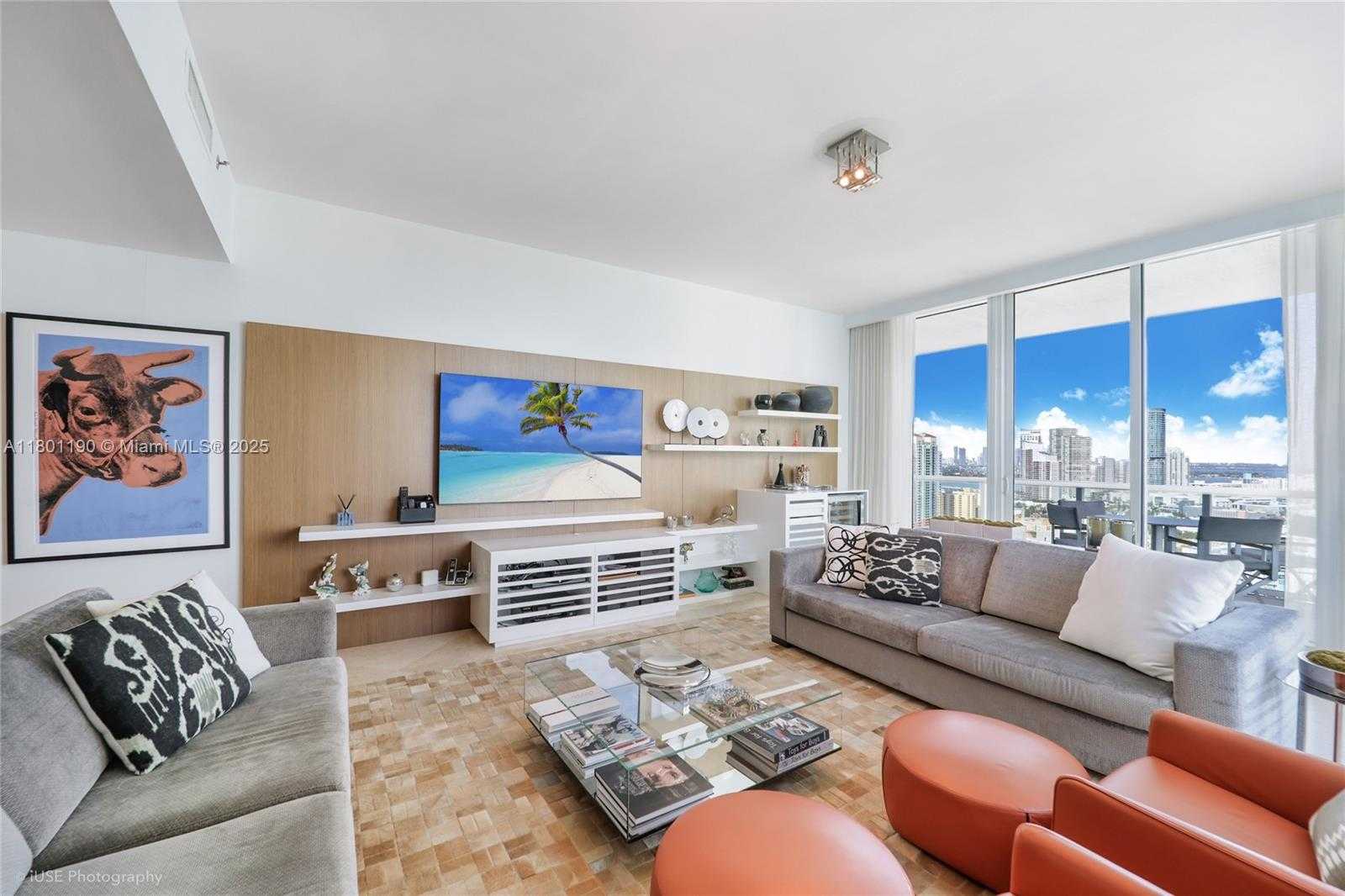 Small Image of 100 SOUTH POINTE DR #2509, Miami Beach Number 5