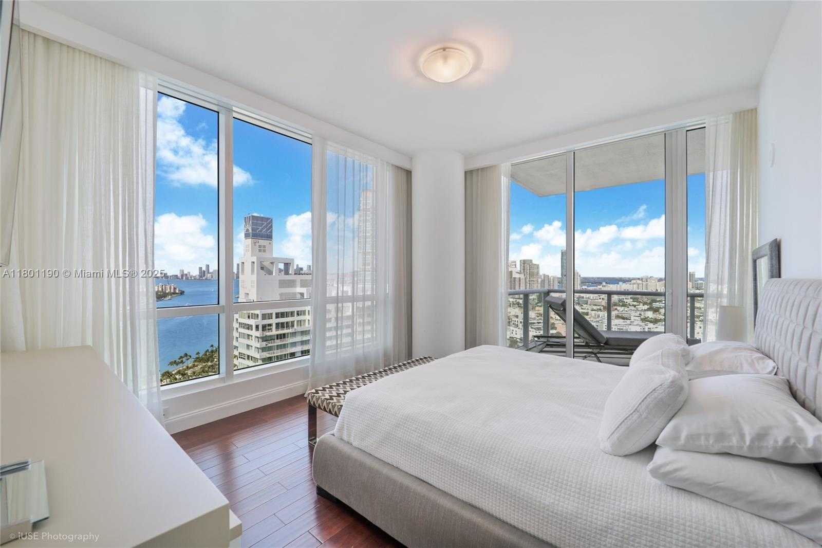 Small Image of 100 SOUTH POINTE DR #2509, Miami Beach Number 9