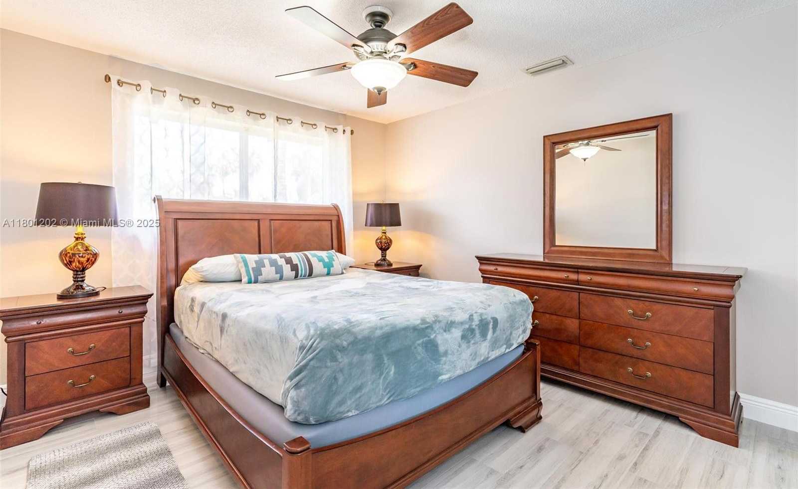 Small Image of 325 ISLE OF CAPRI DR, Fort Lauderdale Number 28