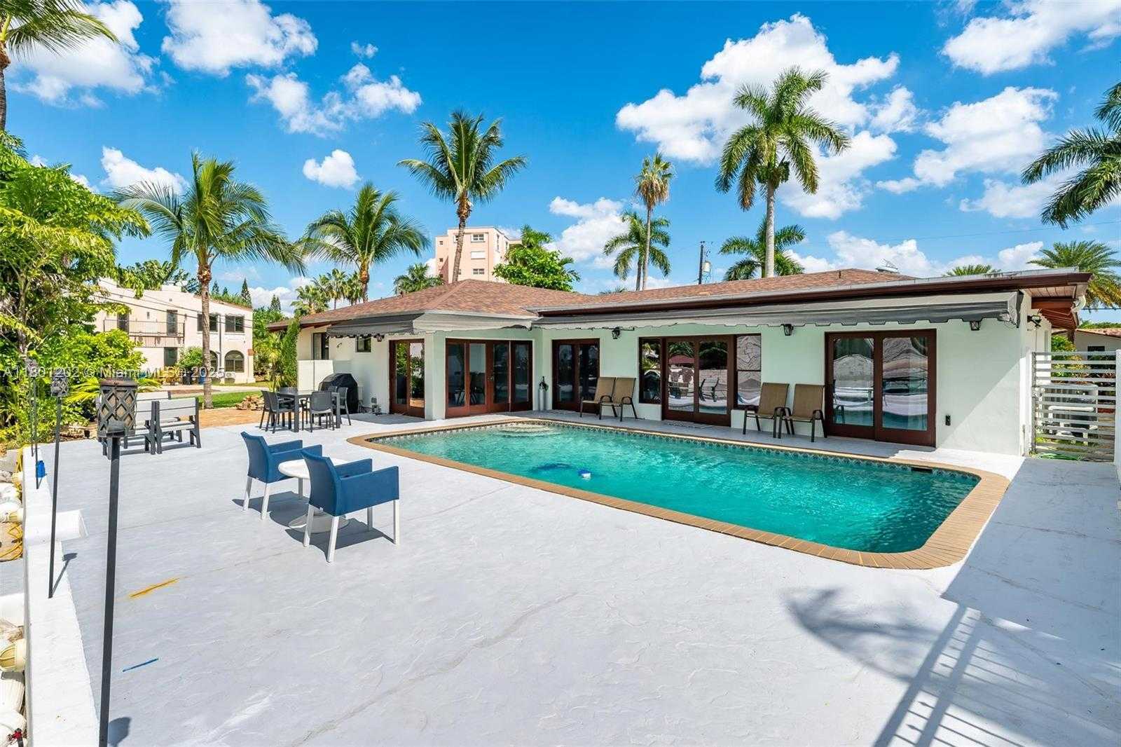 Small Image of 325 ISLE OF CAPRI DR, Fort Lauderdale Number 32