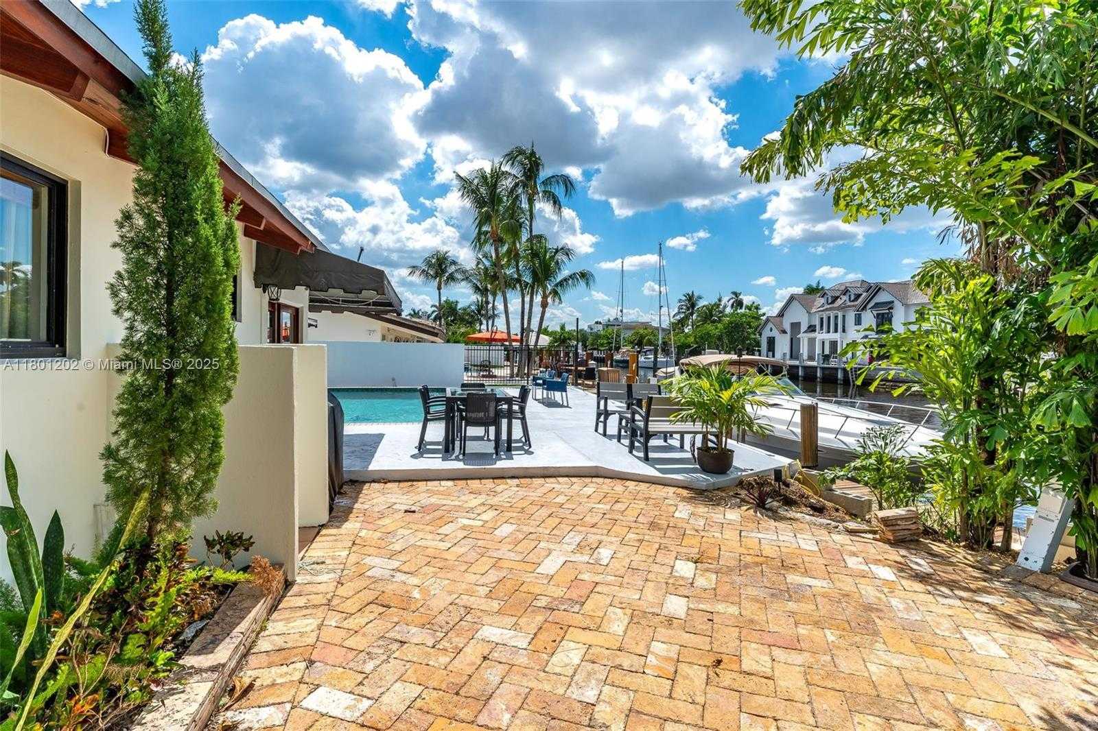 Small Image of 325 ISLE OF CAPRI DR, Fort Lauderdale Number 33