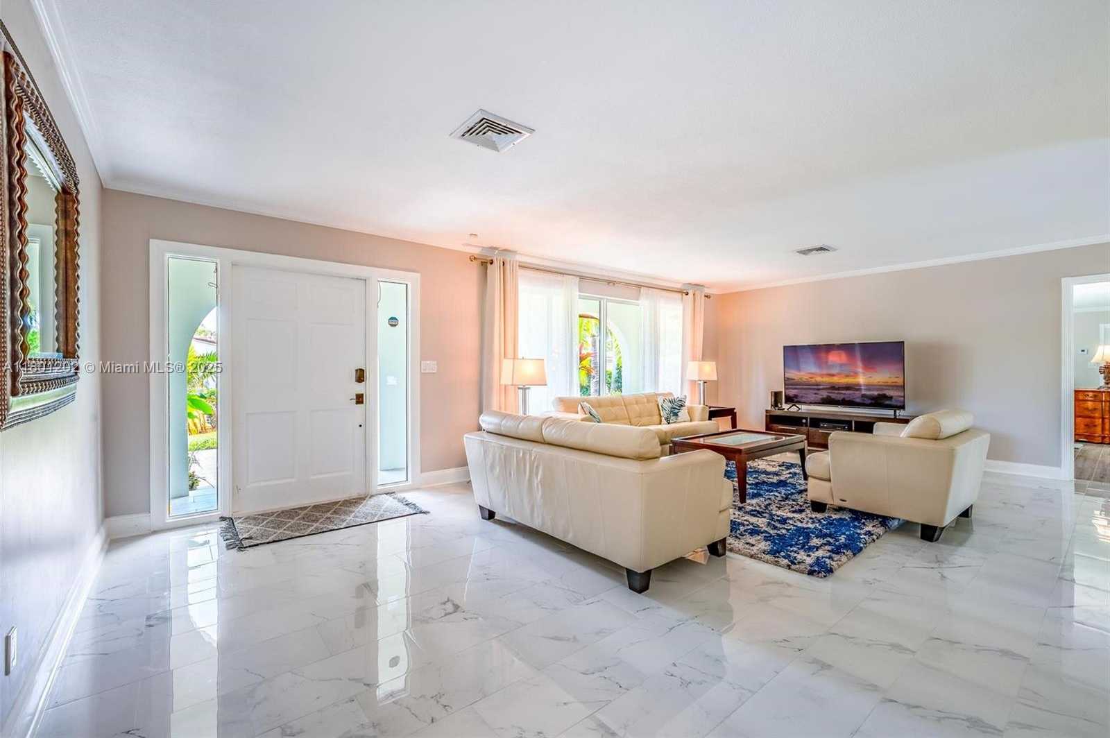 Small Image of 325 ISLE OF CAPRI DR, Fort Lauderdale Number 8