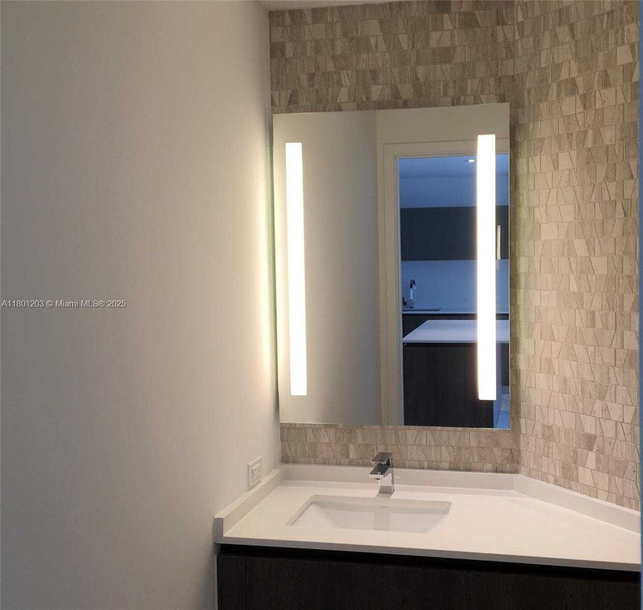 Small Image of 68 SOUTH EAST 6TH ST #1108, Miami Number 4