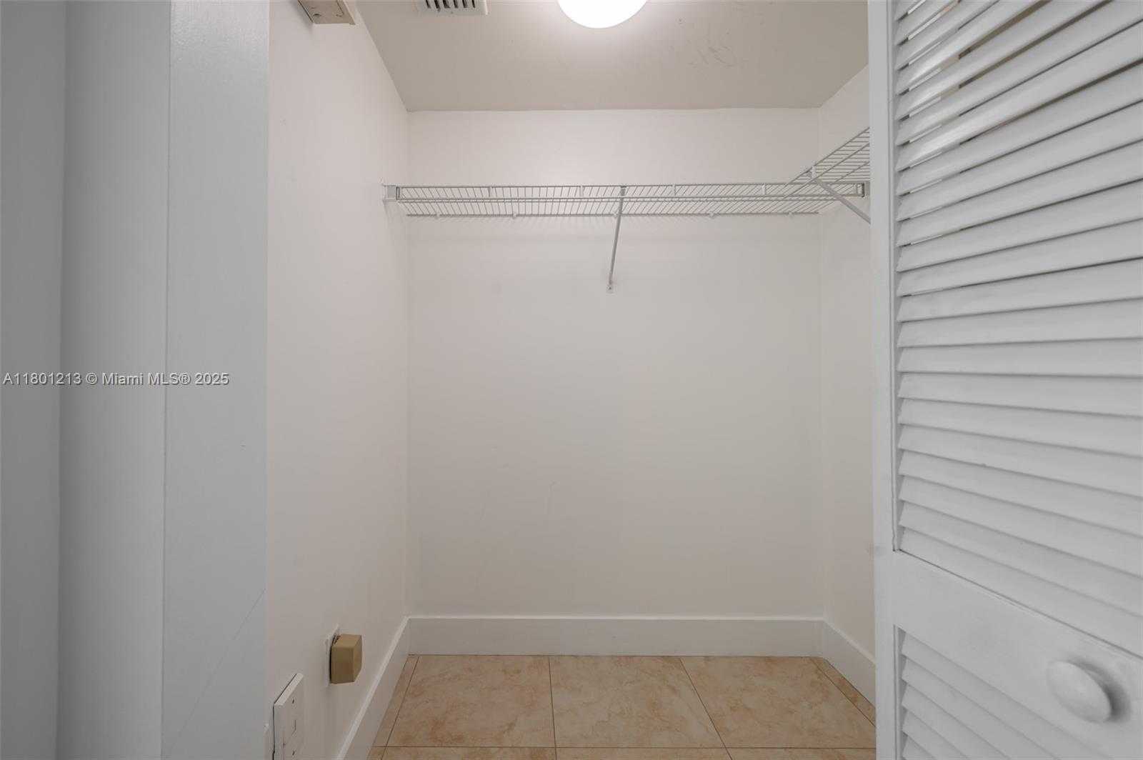 Small Image of 41 SOUTH EAST 5TH ST #1815, Miami Number 31