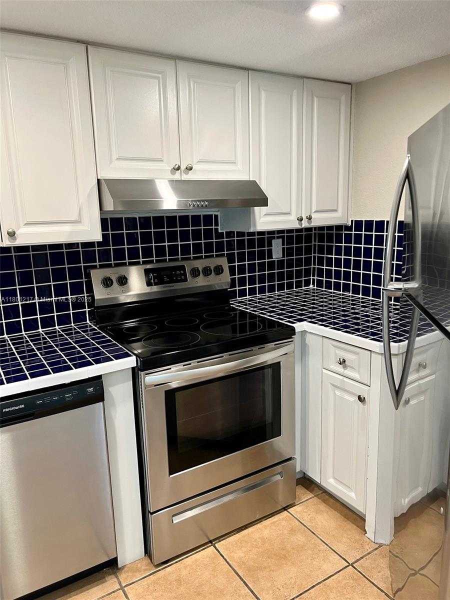 Small Image of 8215 SOUTH WEST 152ND AVE #G-204, Miami Number 4