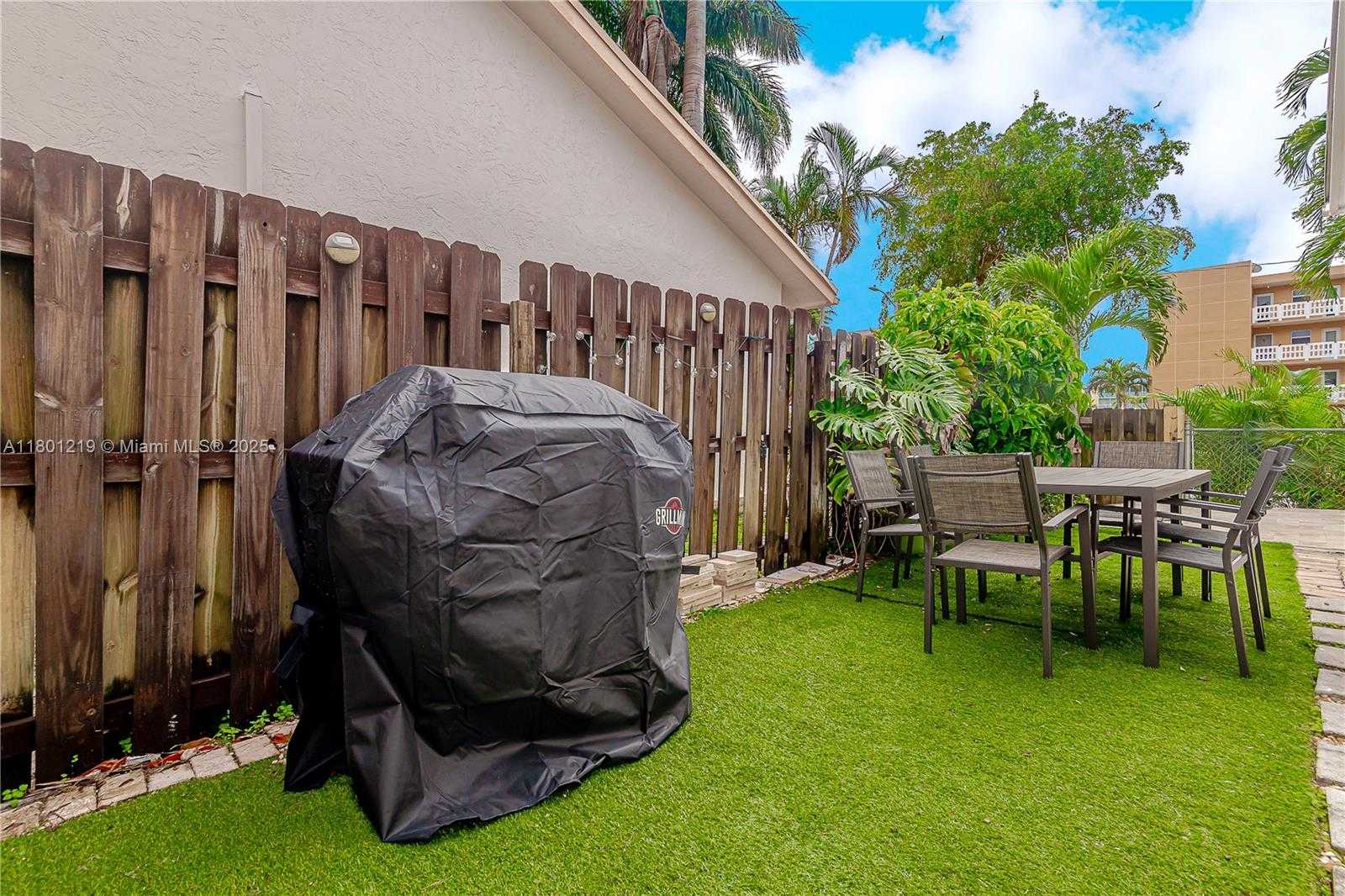 Small Image of 216 #1, Dania Beach Number 28