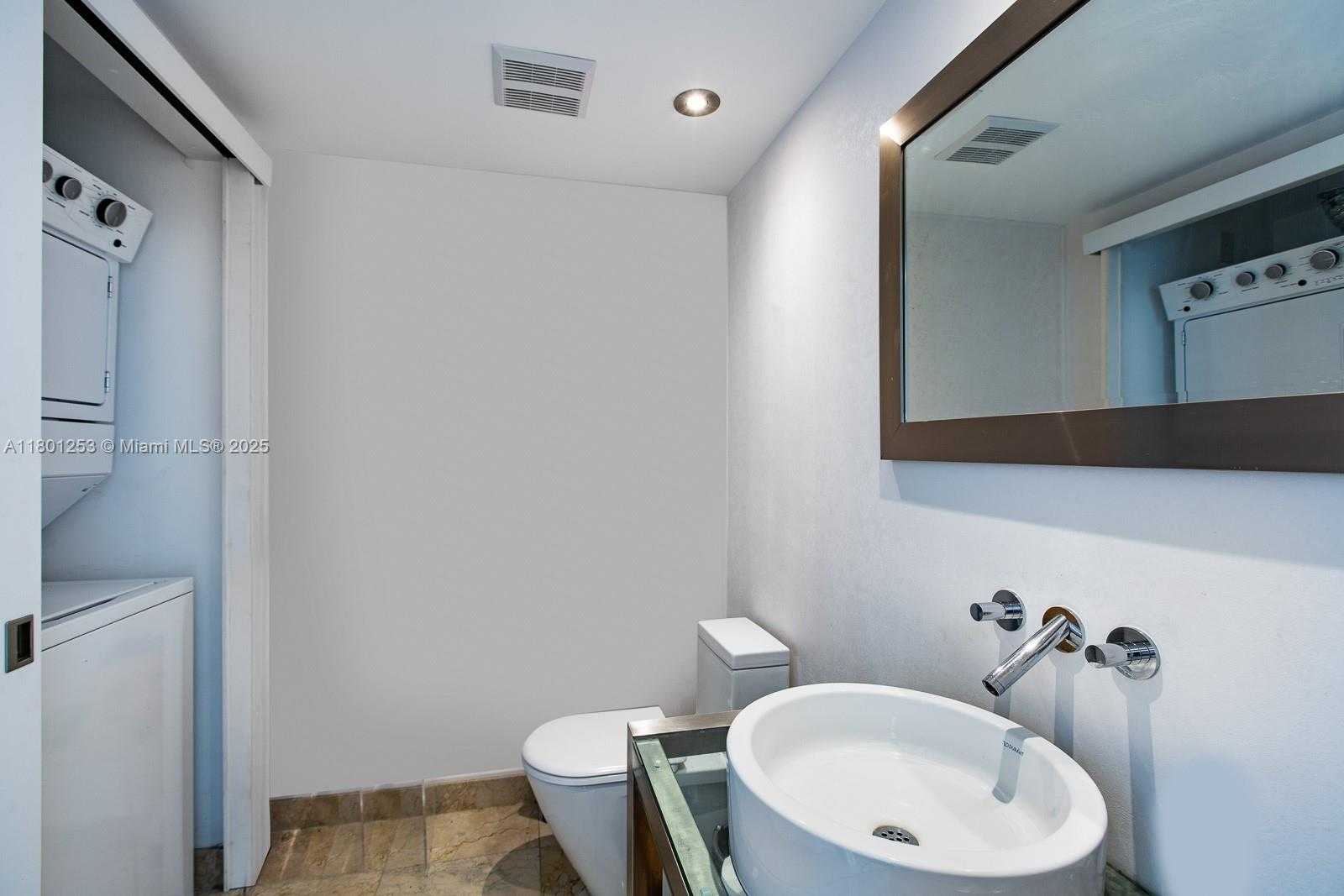 Small Image of 6000 INDIAN CREEK DR #12B, Miami Beach Number 9