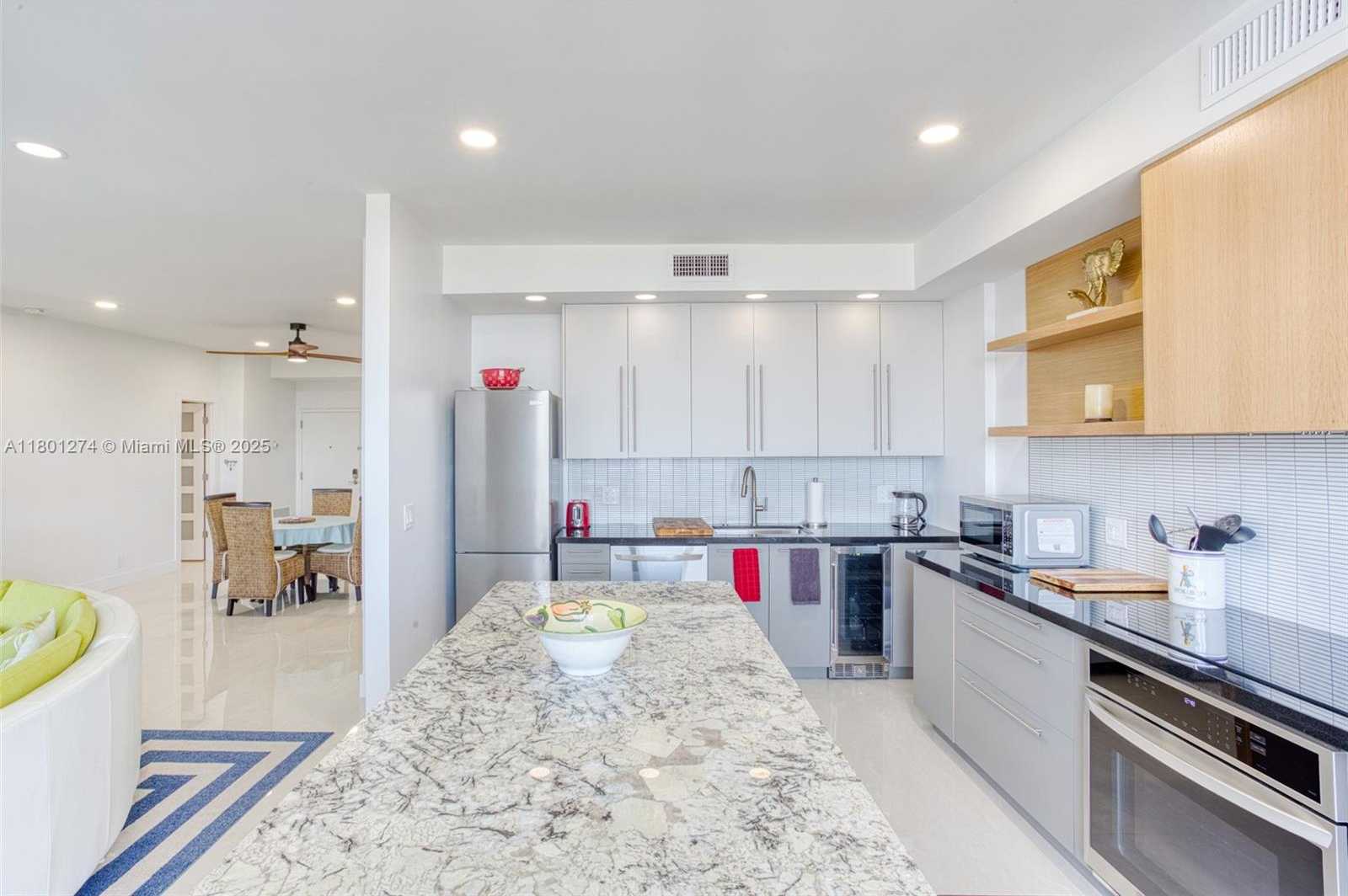 Small Image of 1500 SOUTH OCEAN DR #PHE, Hollywood Number 12