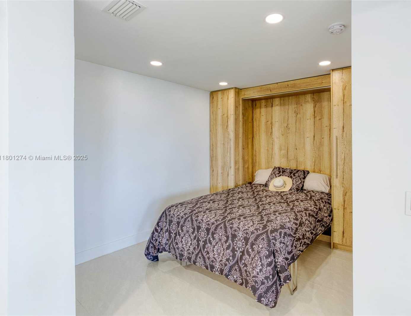 Small Image of 1500 SOUTH OCEAN DR #PHE, Hollywood Number 14