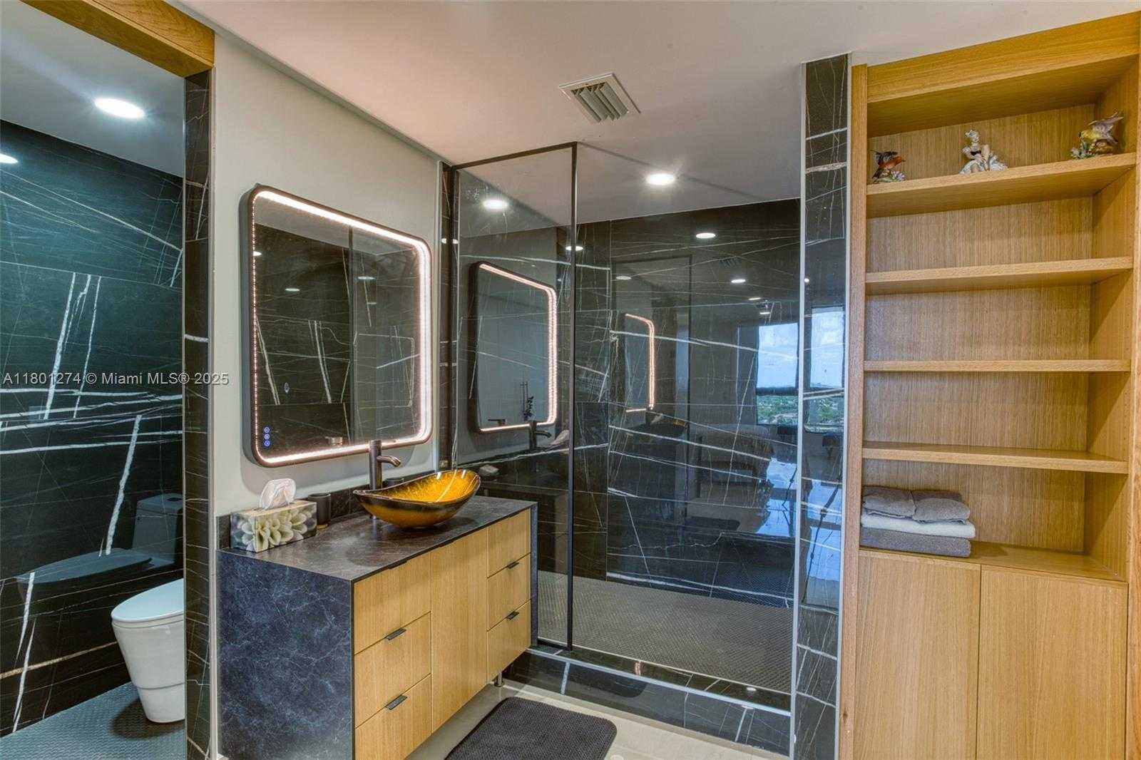 Small Image of 1500 SOUTH OCEAN DR #PHE, Hollywood Number 17