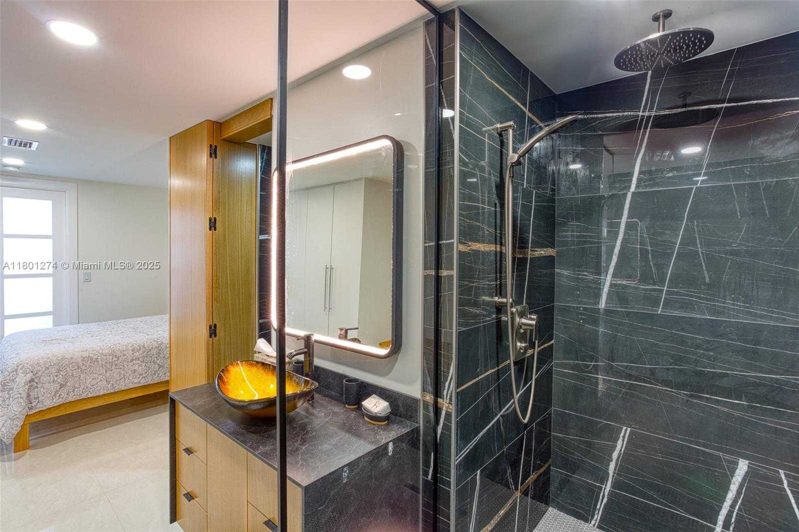 Small Image of 1500 SOUTH OCEAN DR #PHE, Hollywood Number 18