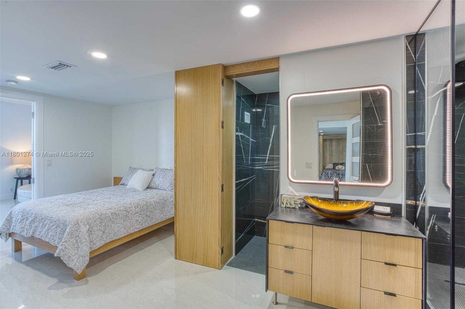 Small Image of 1500 SOUTH OCEAN DR #PHE, Hollywood Number 19