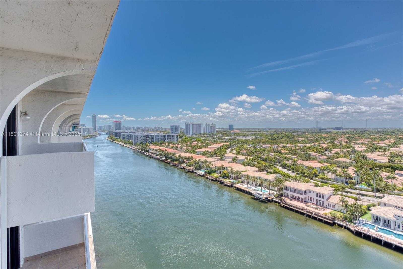 Small Image of 1500 SOUTH OCEAN DR #PHE, Hollywood Number 22