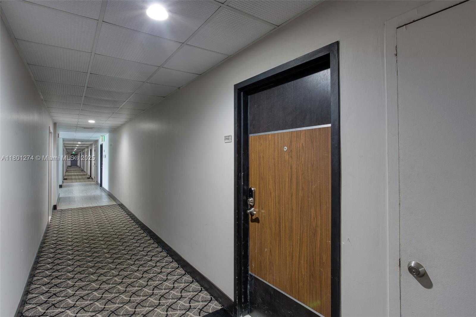 Small Image of 1500 SOUTH OCEAN DR #PHE, Hollywood Number 24