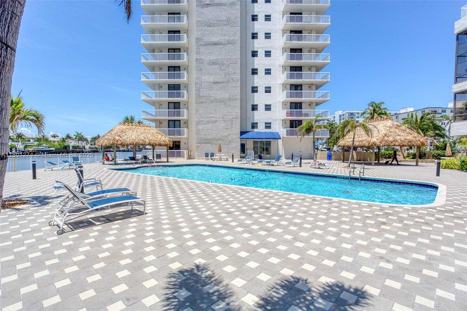 Small Image of 1500 SOUTH OCEAN DR #PHE, Hollywood Number 30