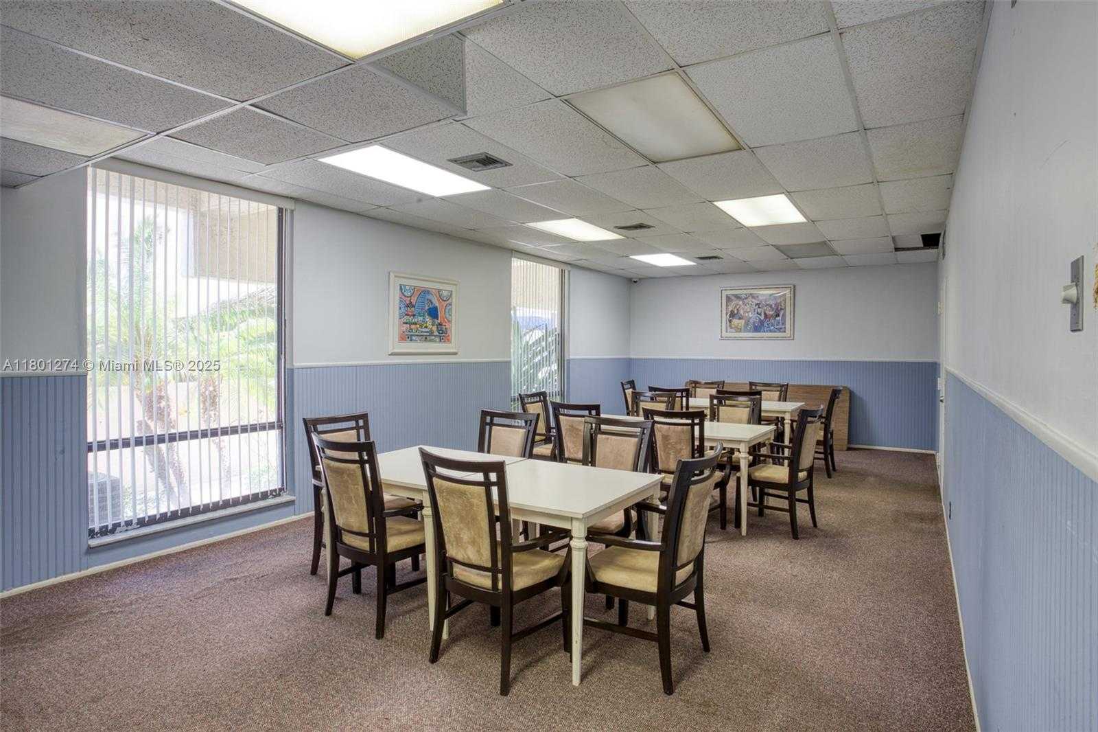 Small Image of 1500 SOUTH OCEAN DR #PHE, Hollywood Number 32