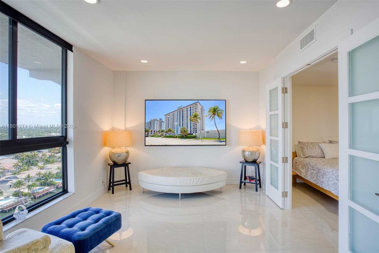 Small Image of 1500 SOUTH OCEAN DR #PHE, Hollywood Number 4